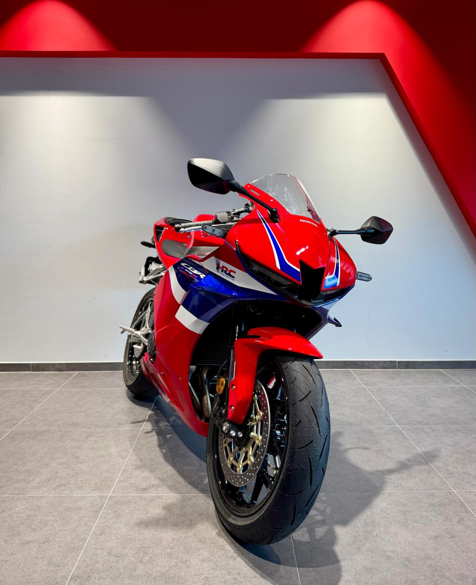 HONDA CBR 600 RR-image-0