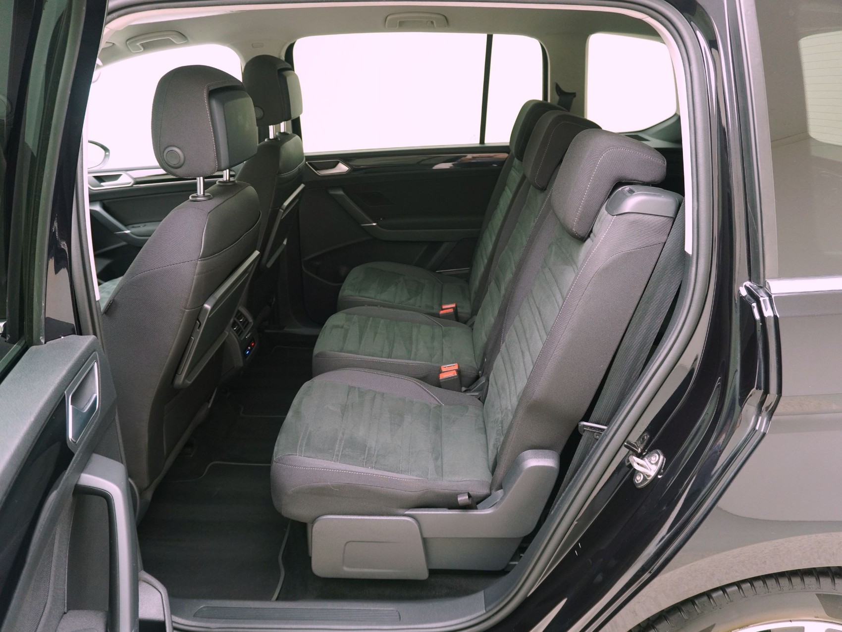 VW Touran 1.5 TSI DSG Highline-image-10