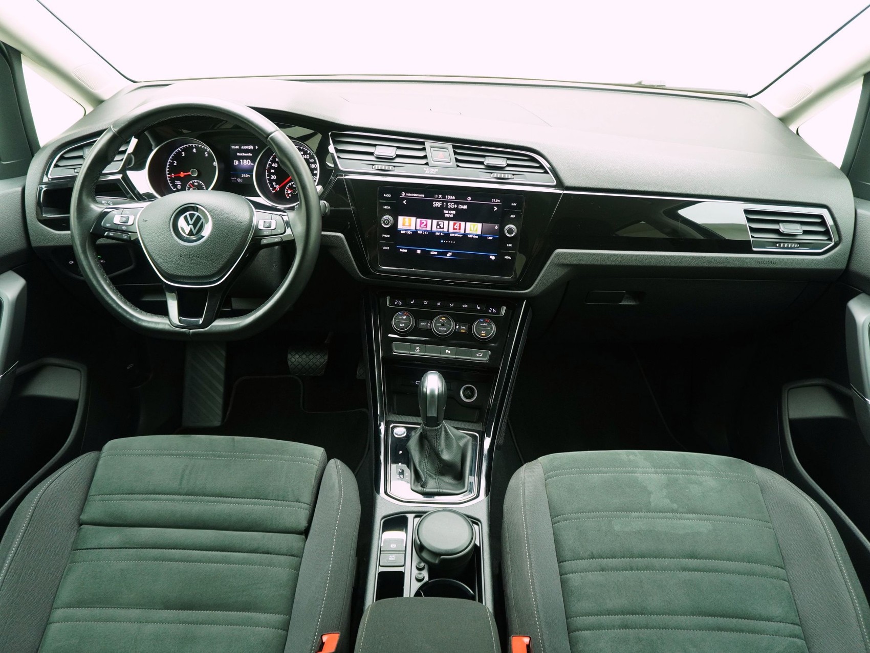 VW Touran 1.5 TSI DSG Highline-image-15