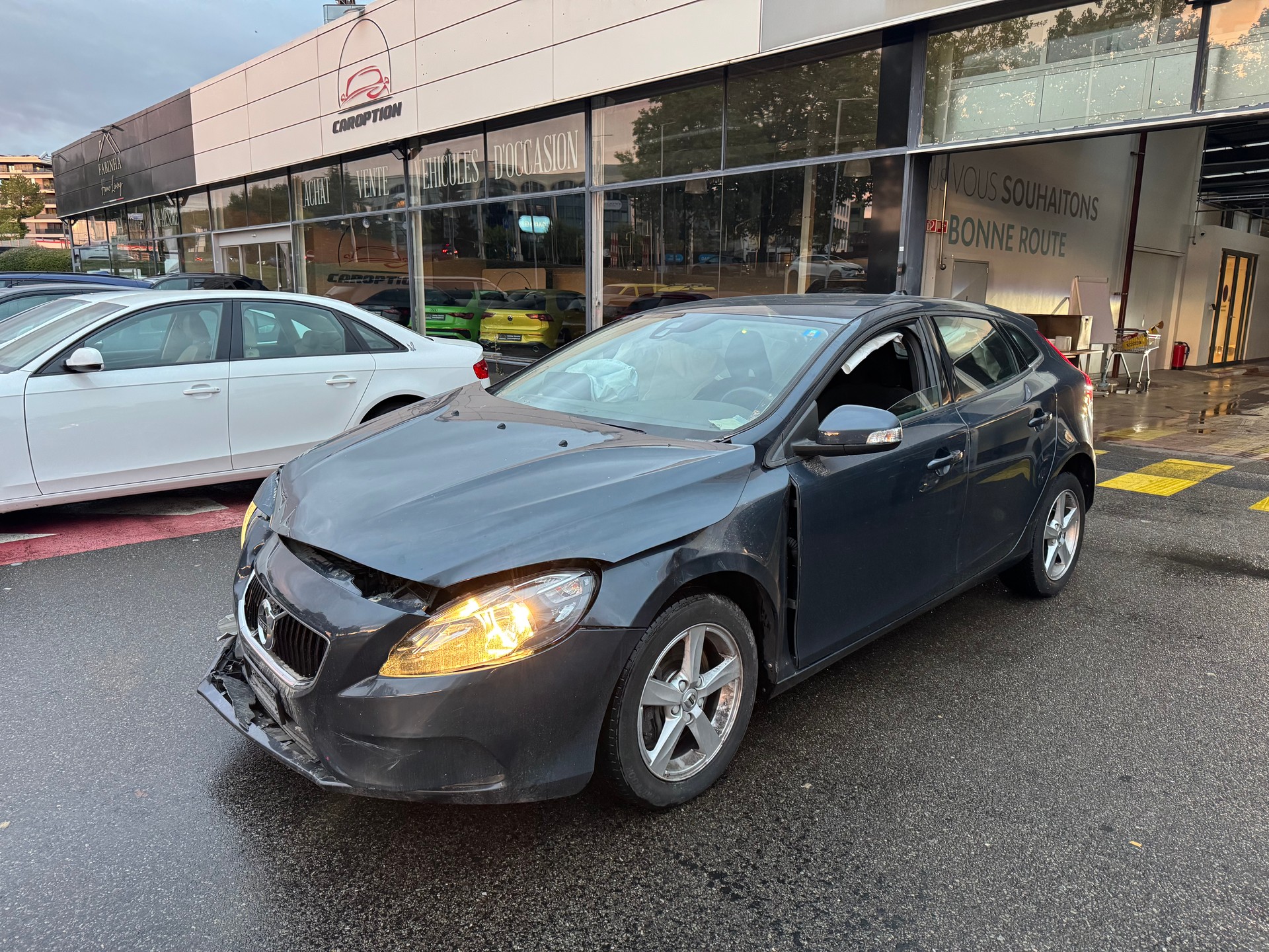 VOLVO V40 D2 Kinetic R-Design Geartronic