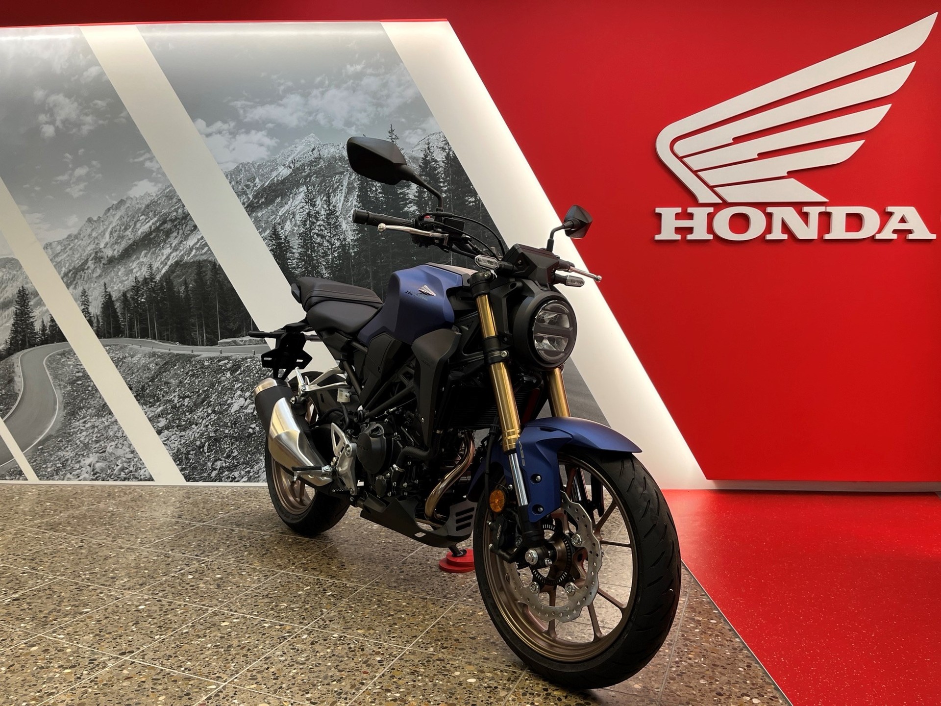 HONDA CB 300 R ABS ab Lager!-image-2