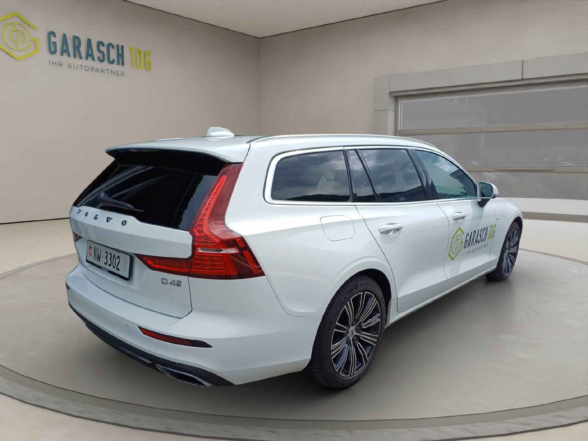 VOLVO V60 2.0 D4 Inscription-image-4