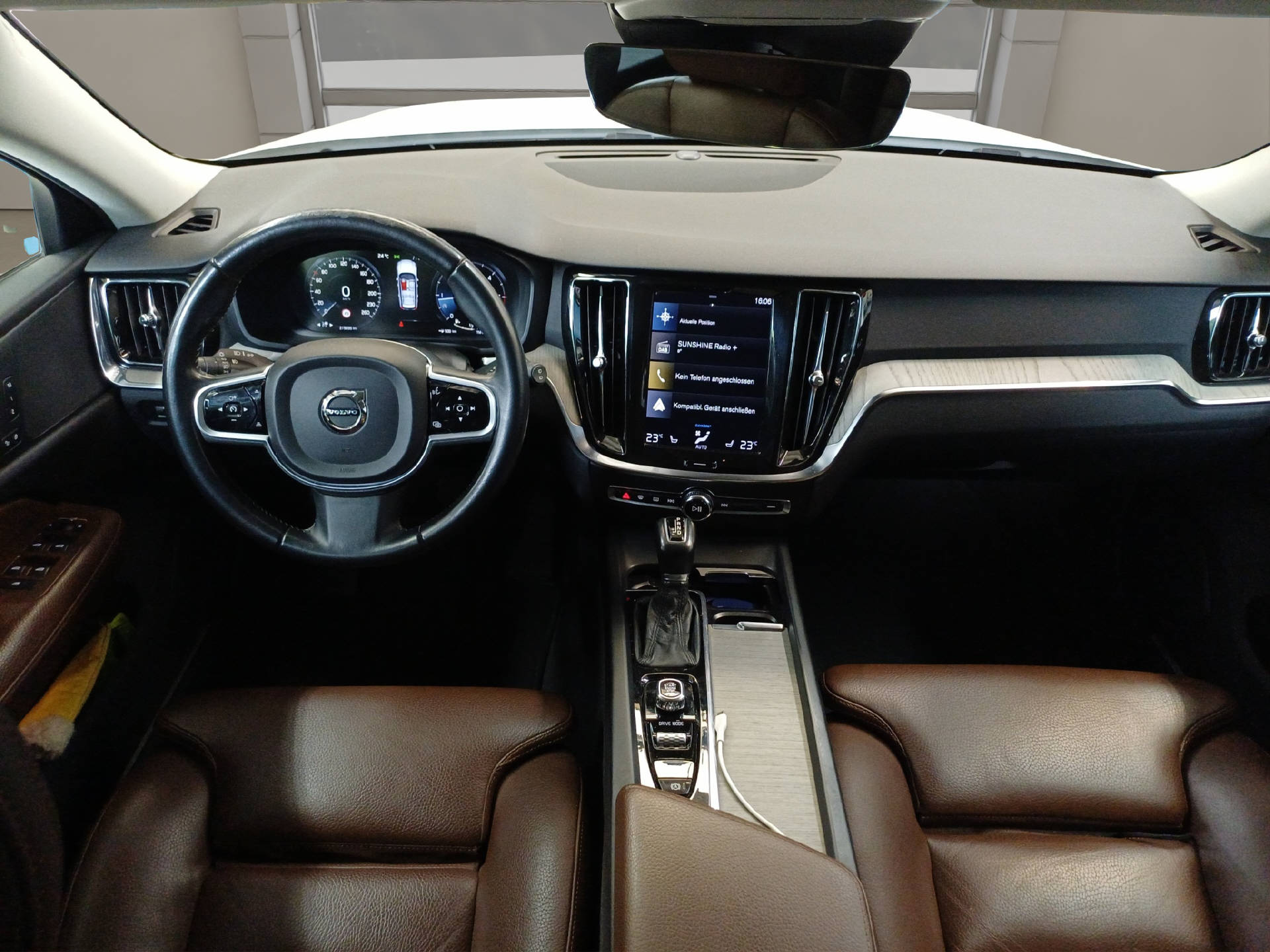 VOLVO V60 2.0 D4 Inscription-image-11