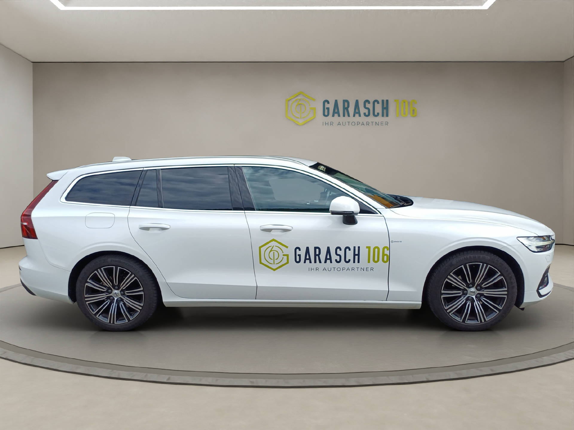 VOLVO V60 2.0 D4 Inscription-image-5