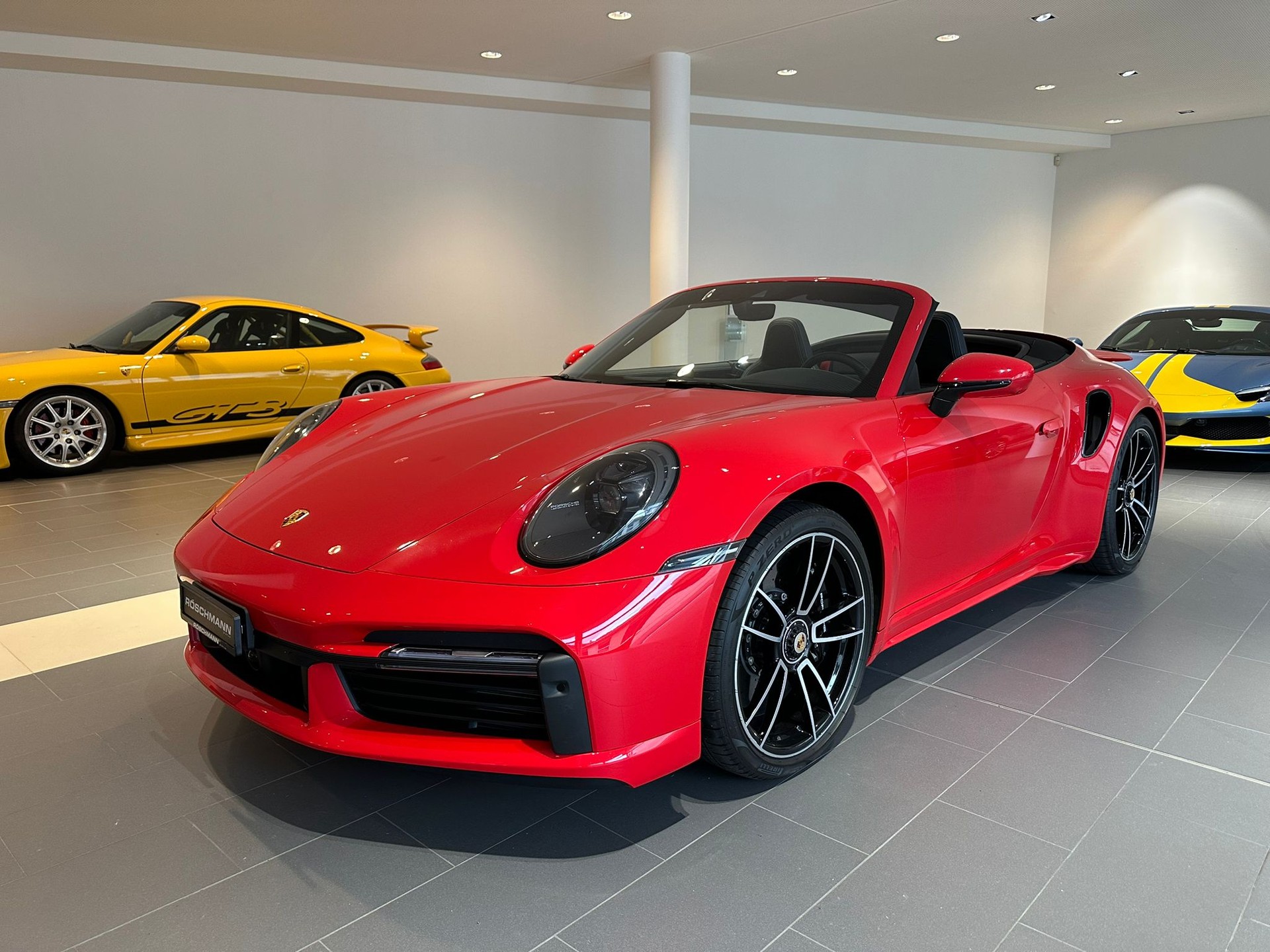 PORSCHE 911 Turbo S Cabriolet PDK-image-6