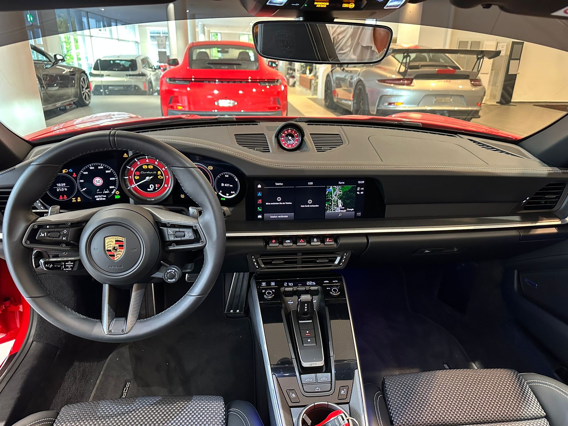 PORSCHE 911 Turbo S Cabriolet PDK-image-10