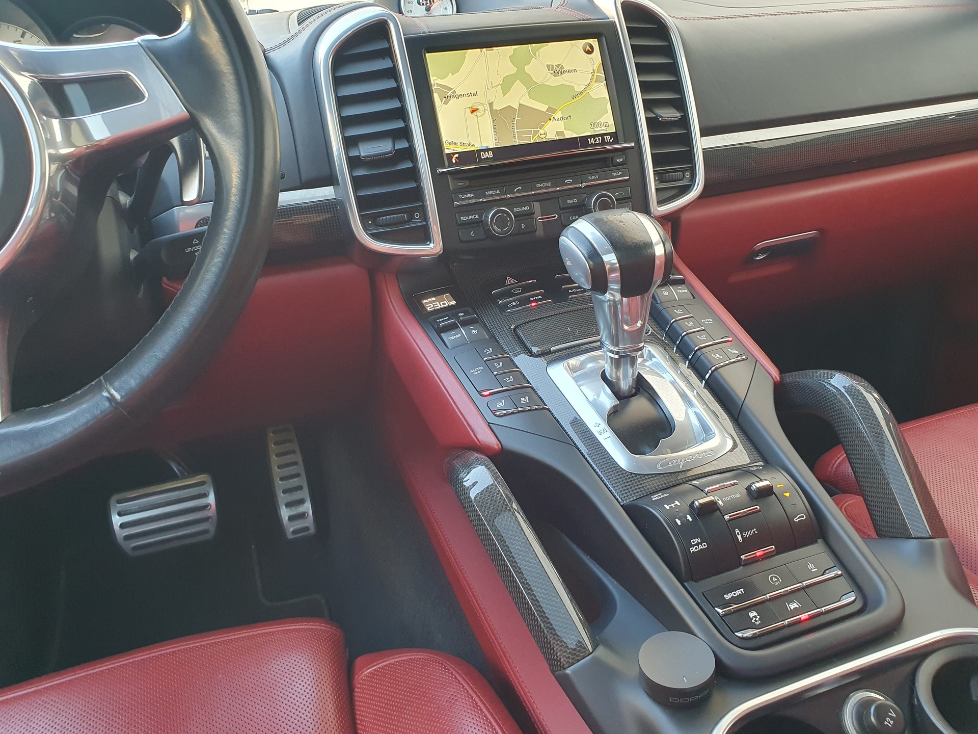PORSCHE Cayenne Turbo S-image-10
