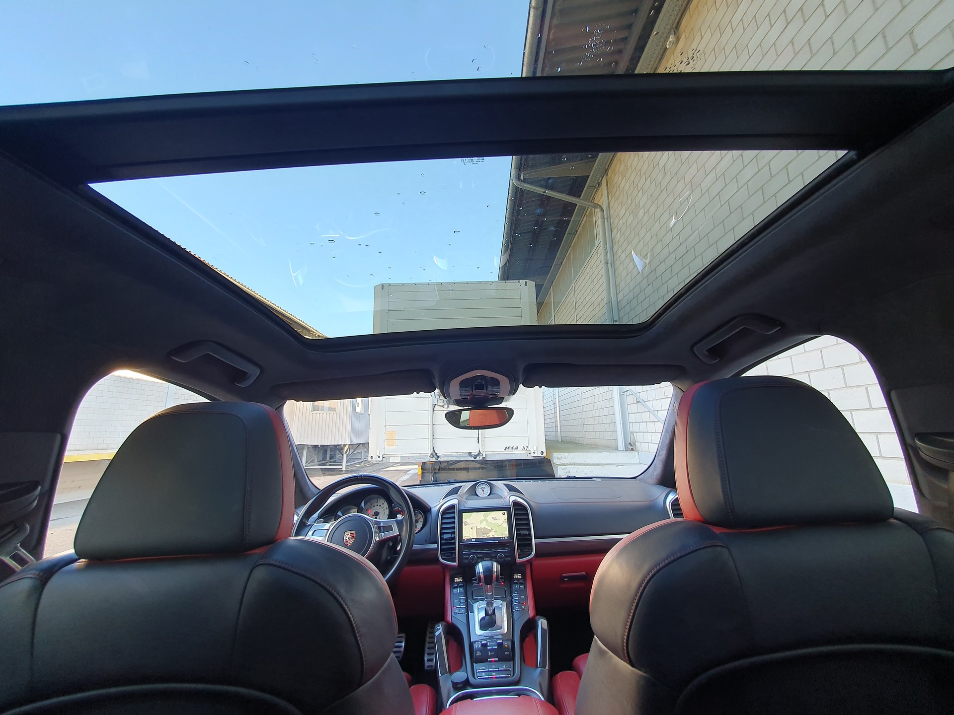 PORSCHE Cayenne Turbo S-image-13