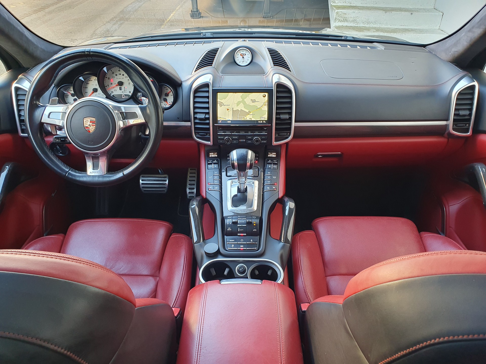 PORSCHE Cayenne Turbo S-image-8