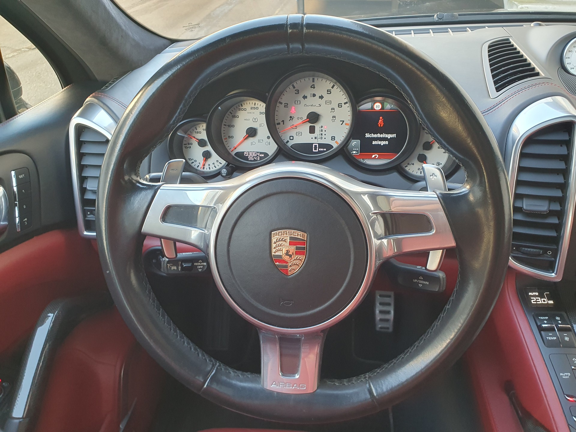 PORSCHE Cayenne Turbo S-image-9