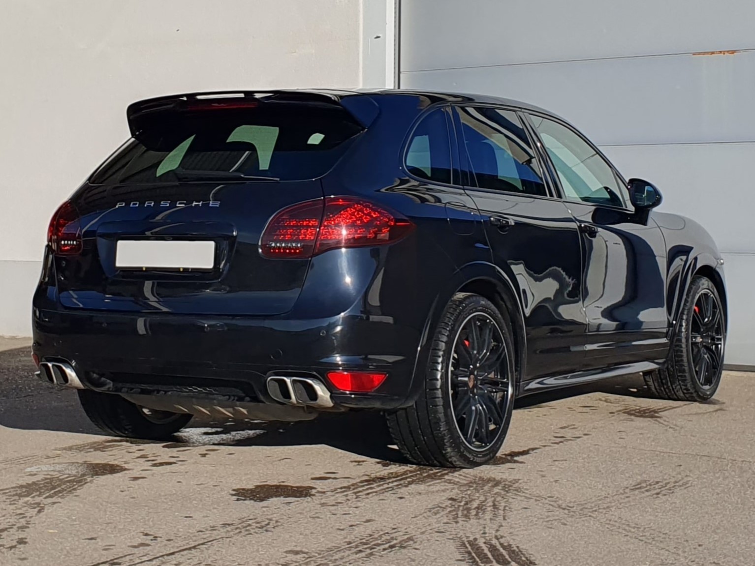 PORSCHE Cayenne Turbo S-image-2