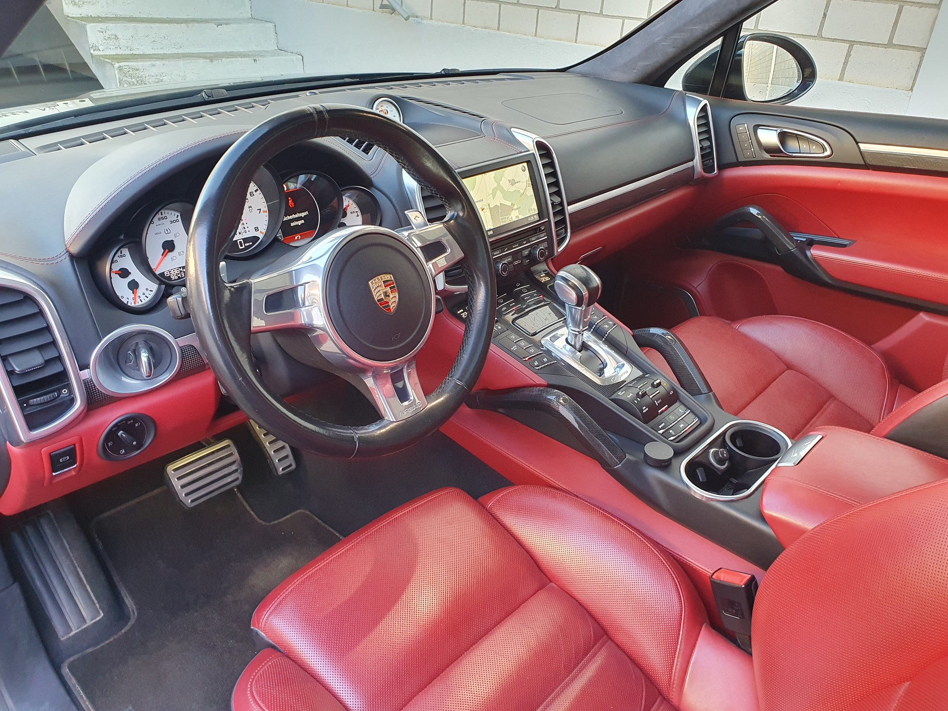 PORSCHE Cayenne Turbo S-image-7