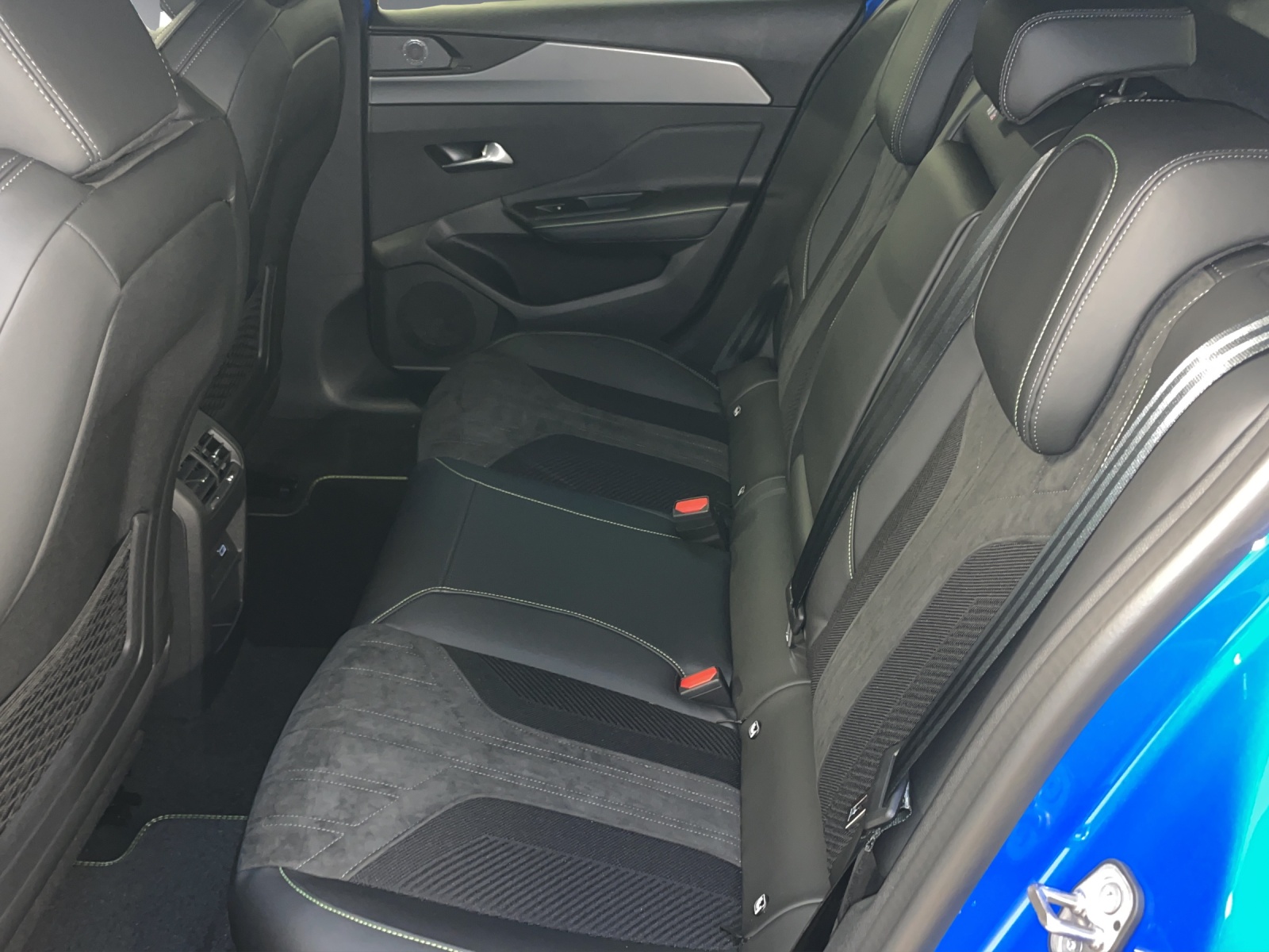 PEUGEOT 308 1.6 PHEV 180 GT-image-4