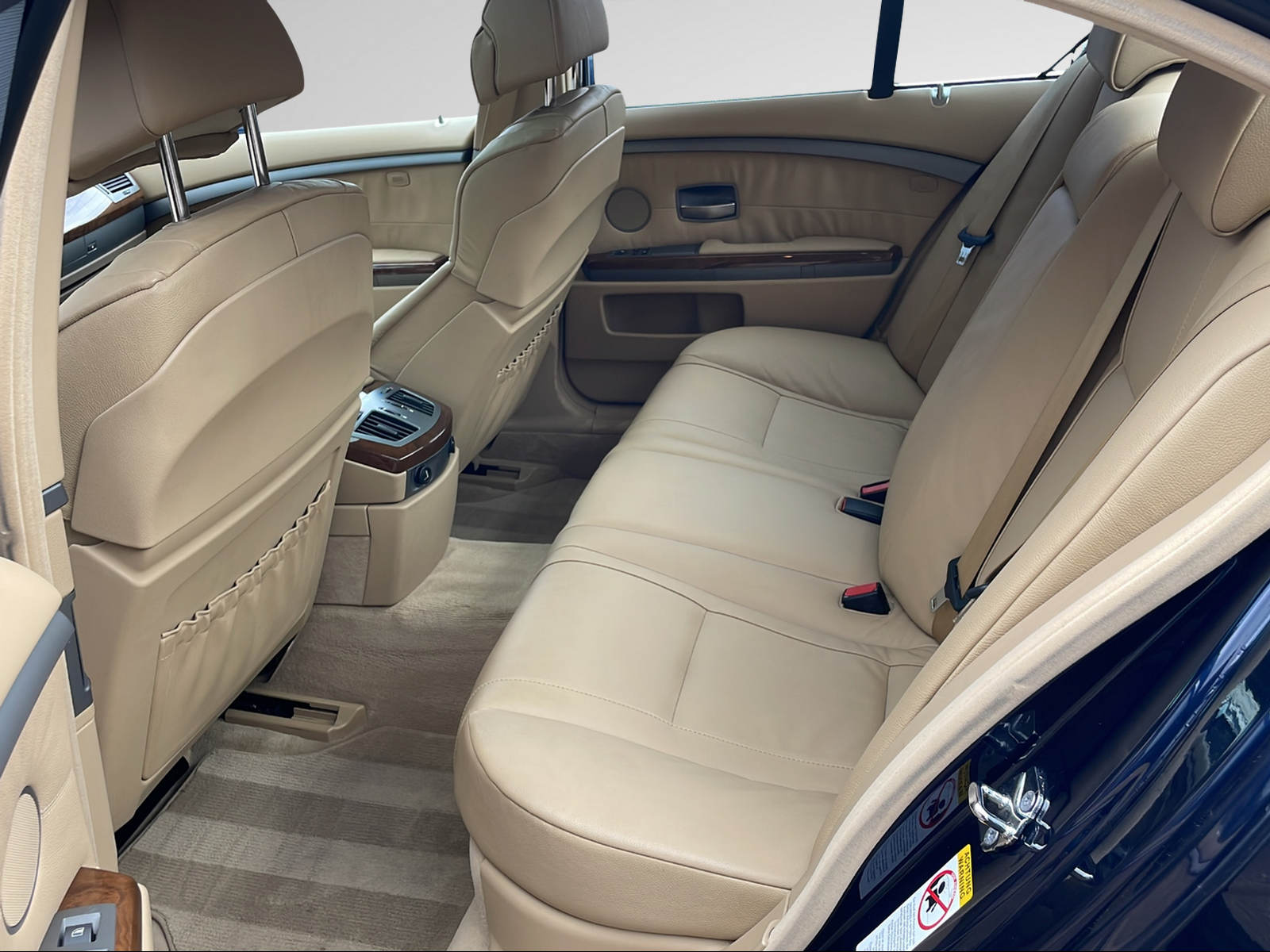 BMW-ALPINA B7 4.4 V8-image-11