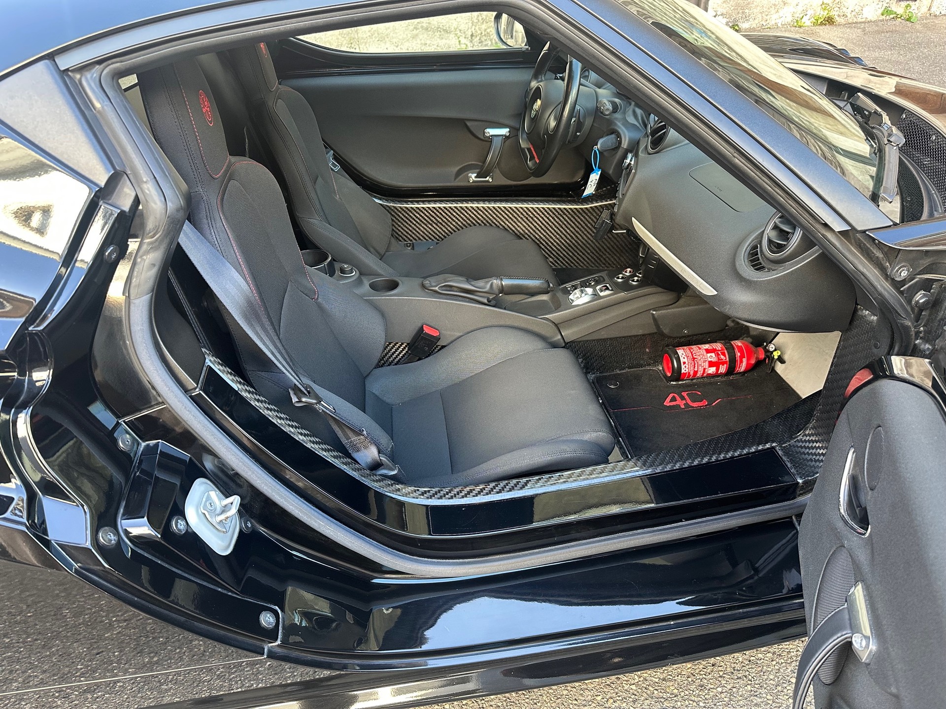 ALFA ROMEO 4C 1750 TBi TCT-image-12