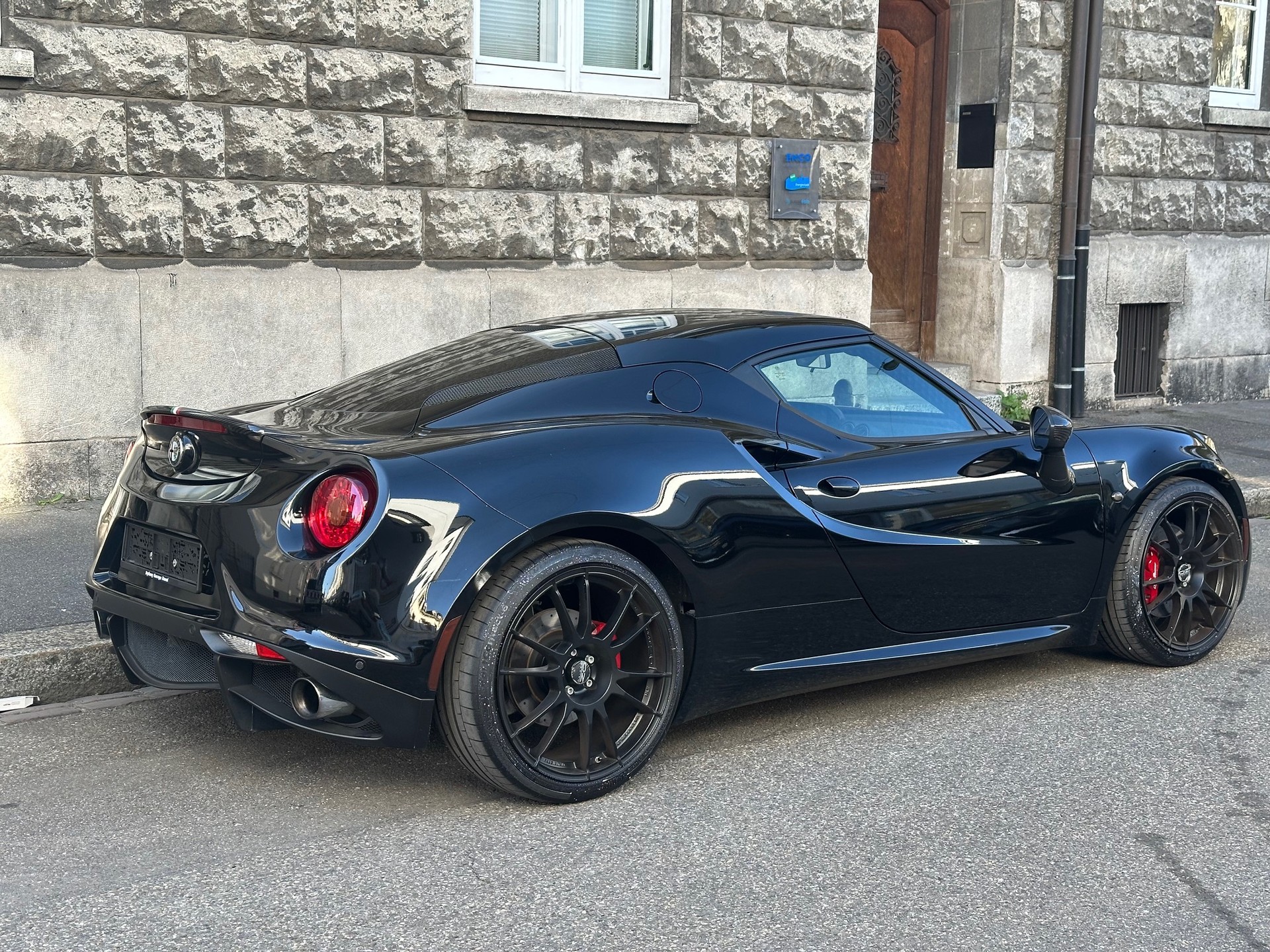 ALFA ROMEO 4C 1750 TBi TCT-image-4