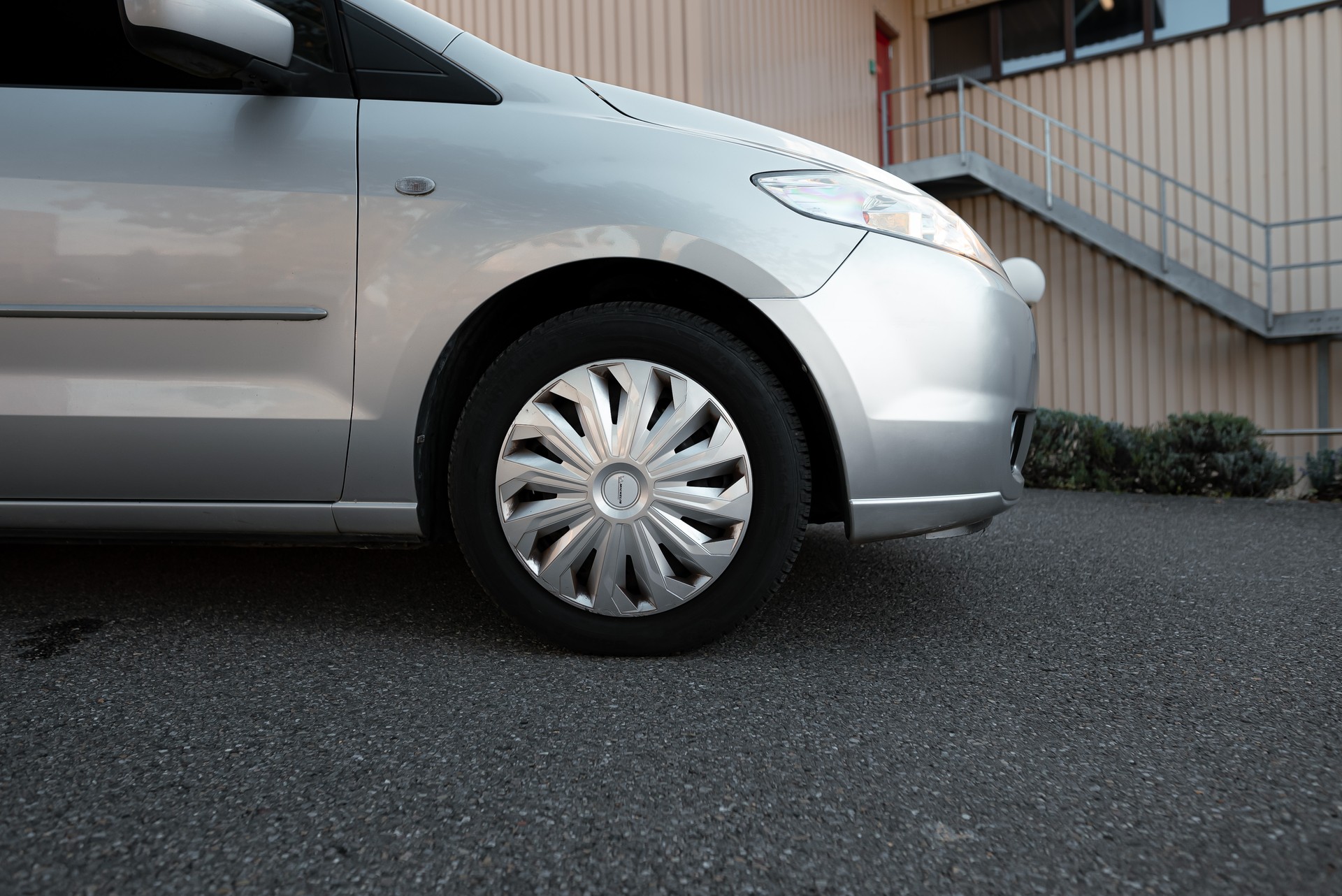 MAZDA 5 2.0d 16V Confort-image-1