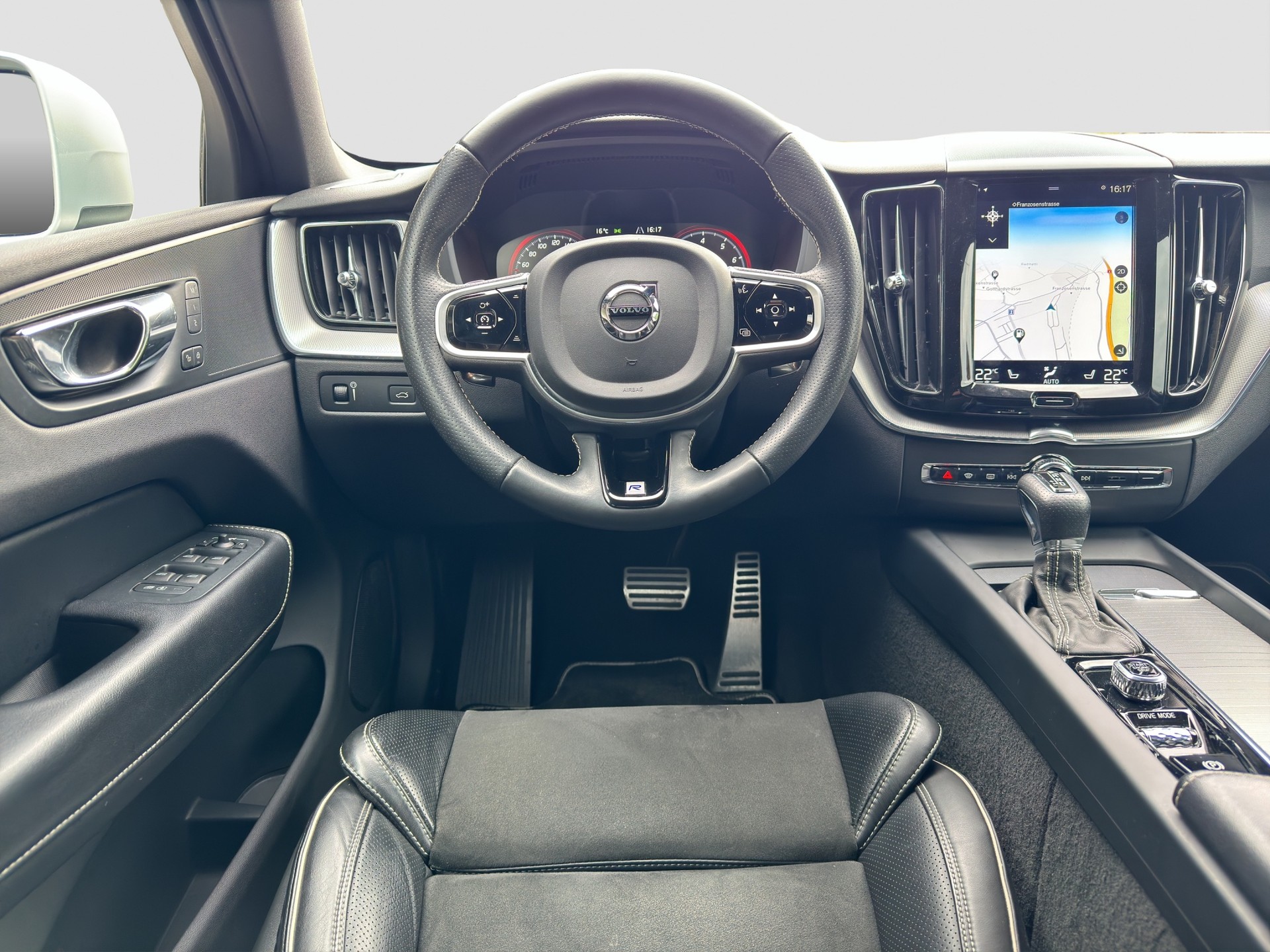 VOLVO XC60 T6 AWD R-Design Geartronic-image-8