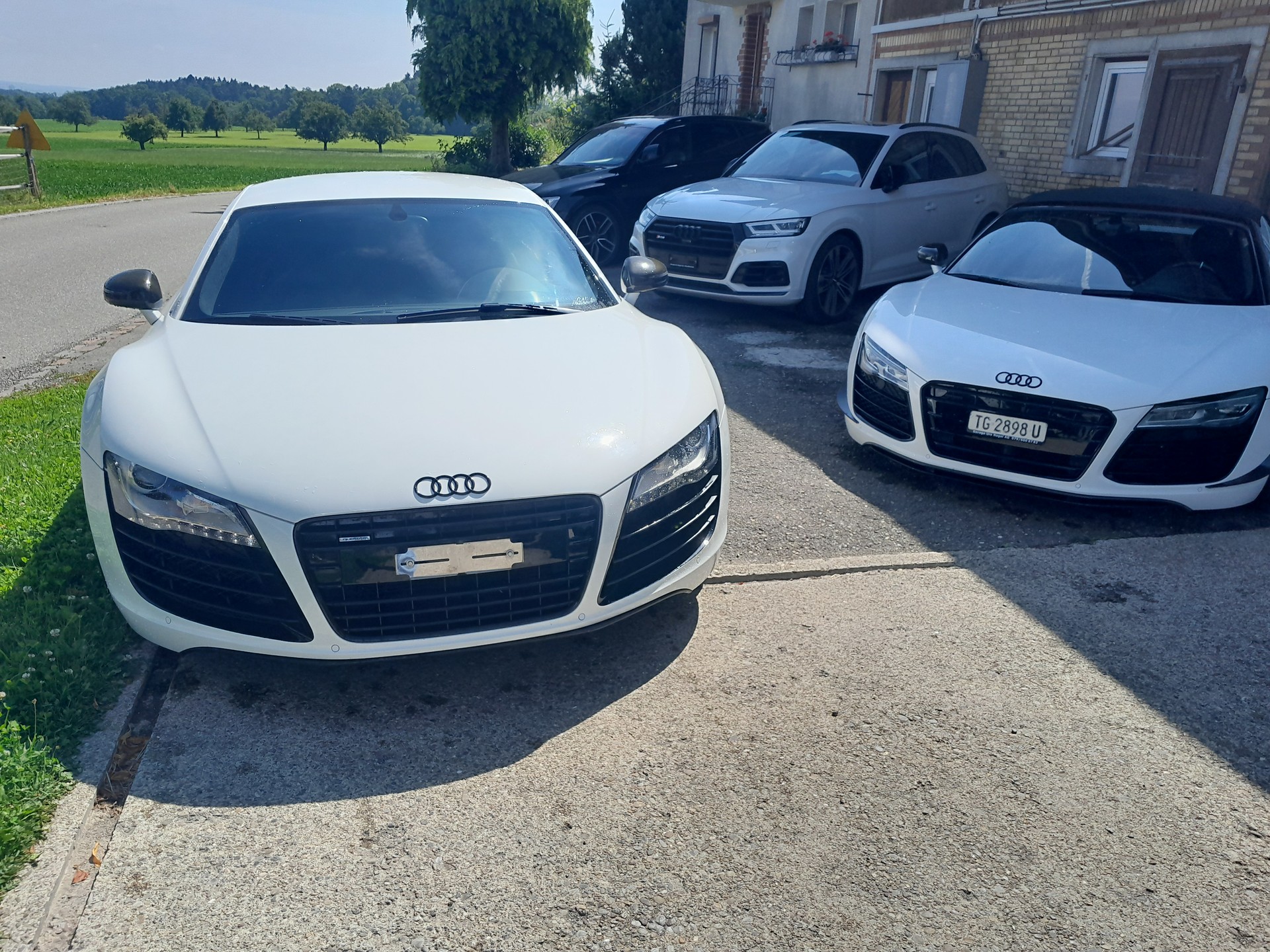 AUDI R8 Coupé 4.2-image-2