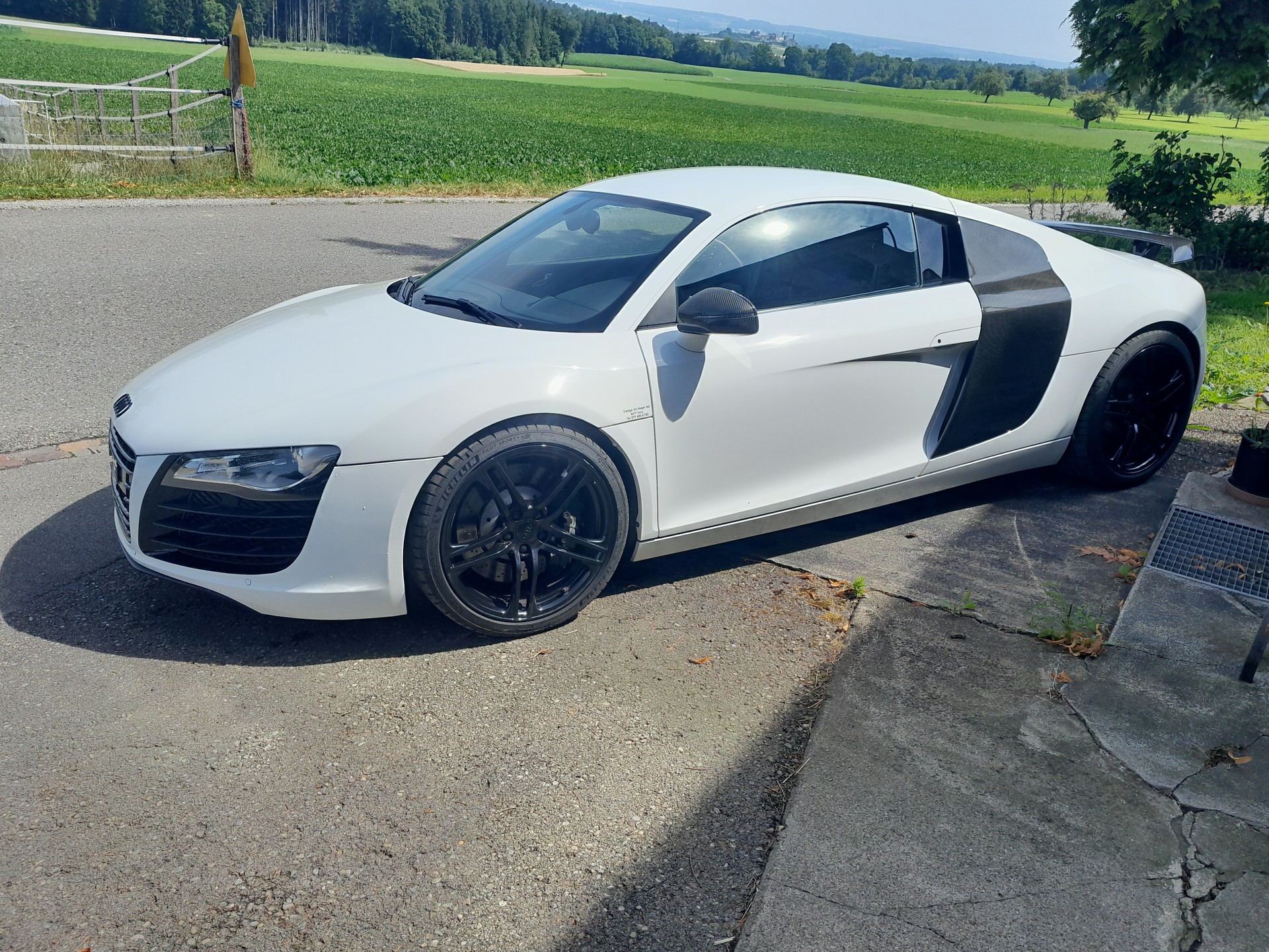 AUDI R8 Coupé 4.2-image-6