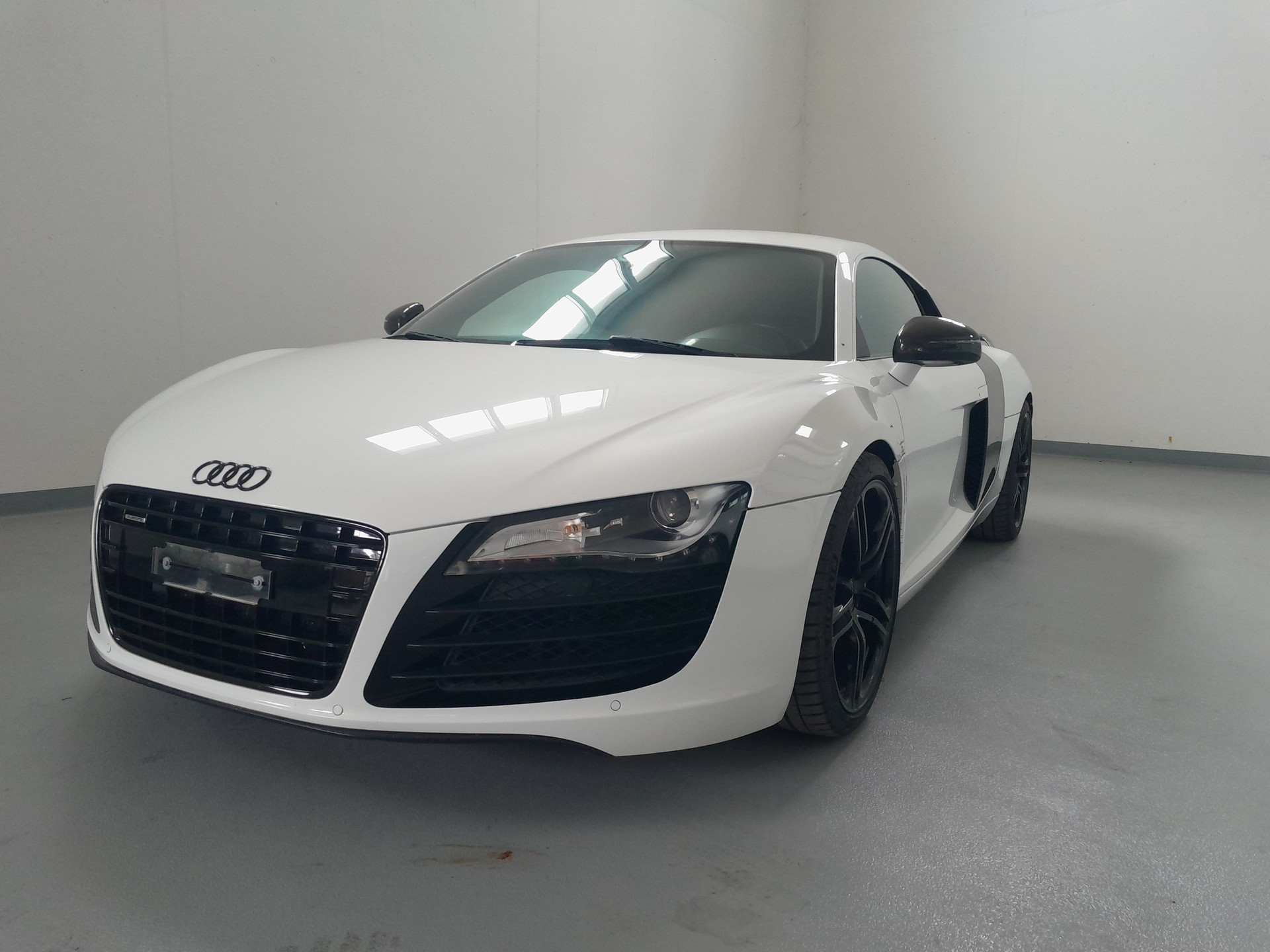 AUDI R8 Coupé 4.2-image-10