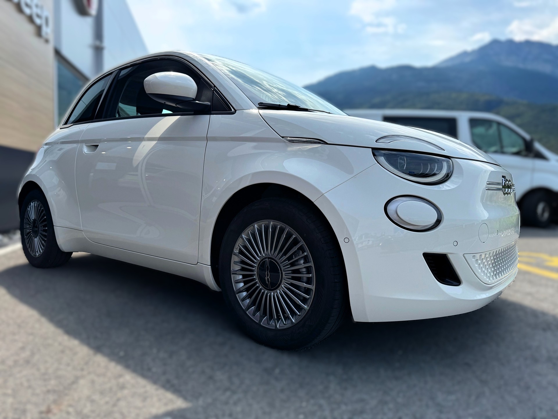 FIAT 500 electric 87 kW Swiss Edition-image-6