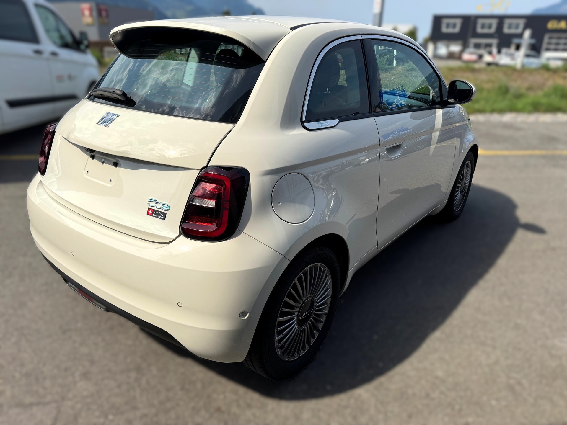 FIAT 500 electric 87 kW Swiss Edition-image-5