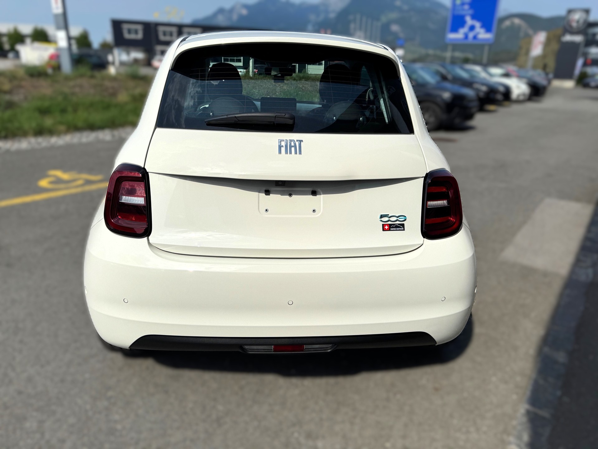 FIAT 500 electric 87 kW Swiss Edition-image-4
