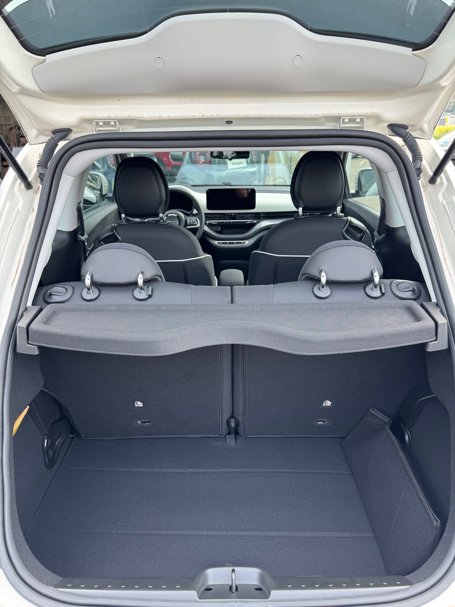 FIAT 500 electric 87 kW Swiss Edition-image-17