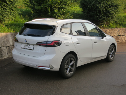 BMW 223d Act. Tou xDrive DKG-showroom-element-3