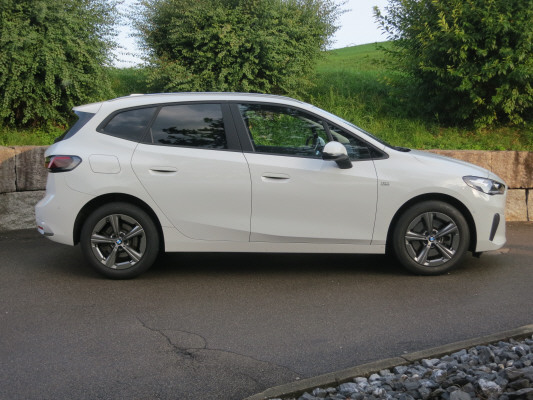 BMW 223d Act. Tou xDrive DKG-showroom-element-2
