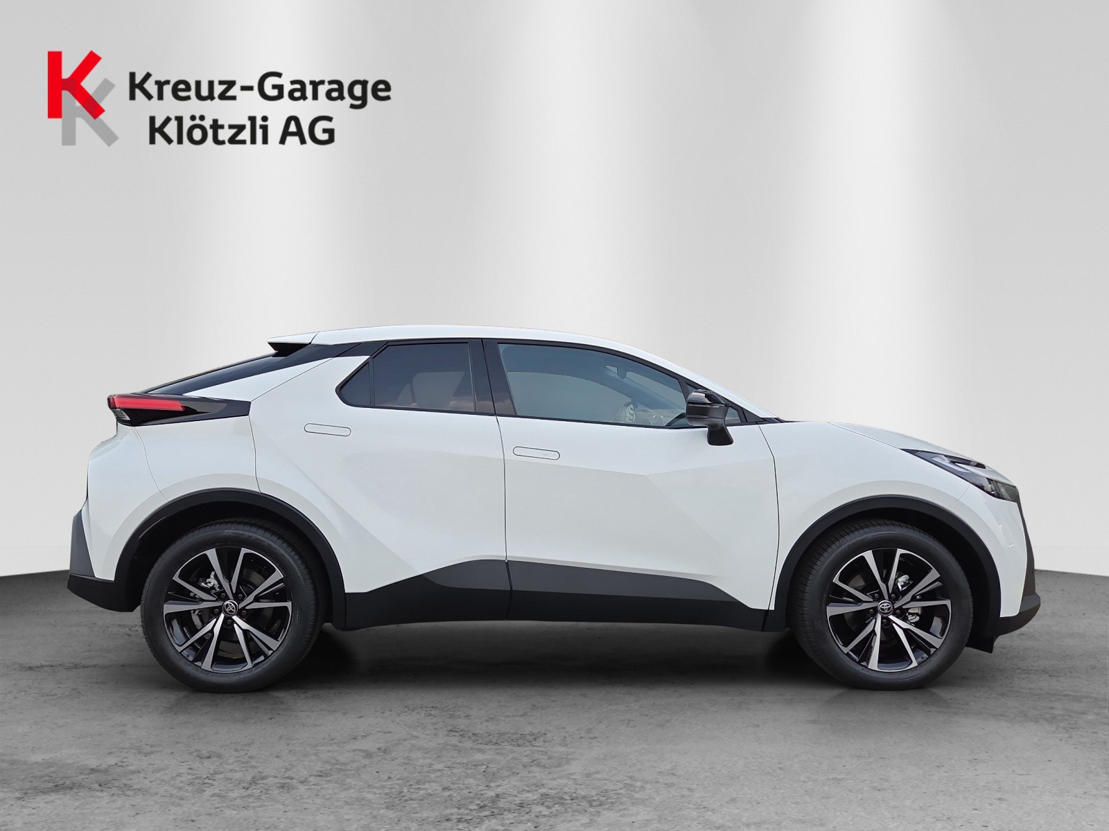 TOYOTA C-HR 1.8 HSD CVT Trend-image-1