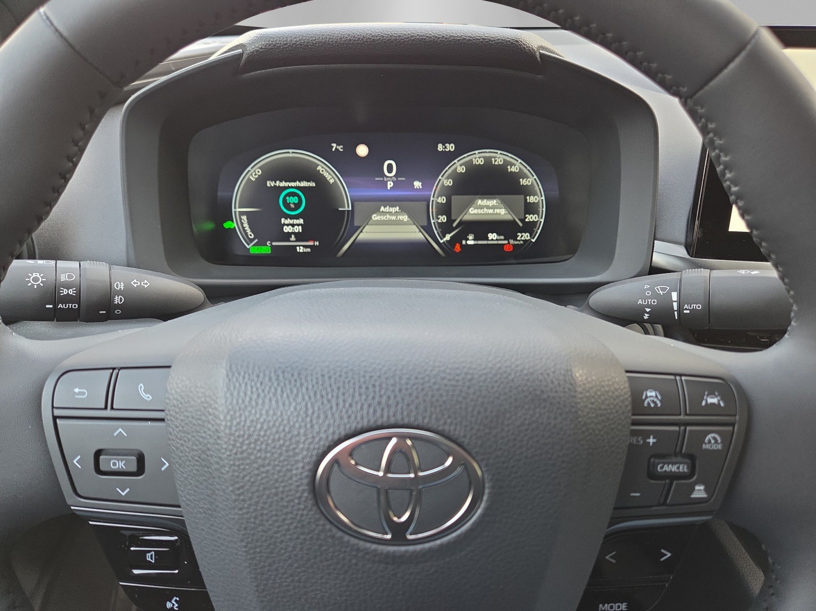 TOYOTA C-HR 1.8 HSD CVT Trend-image-13