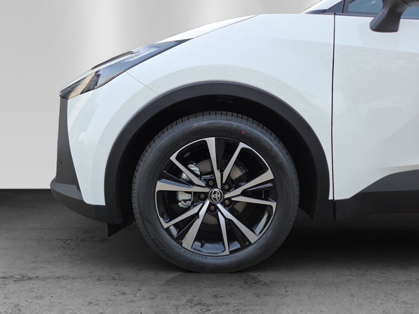 TOYOTA C-HR 1.8 HSD CVT Trend-image-8