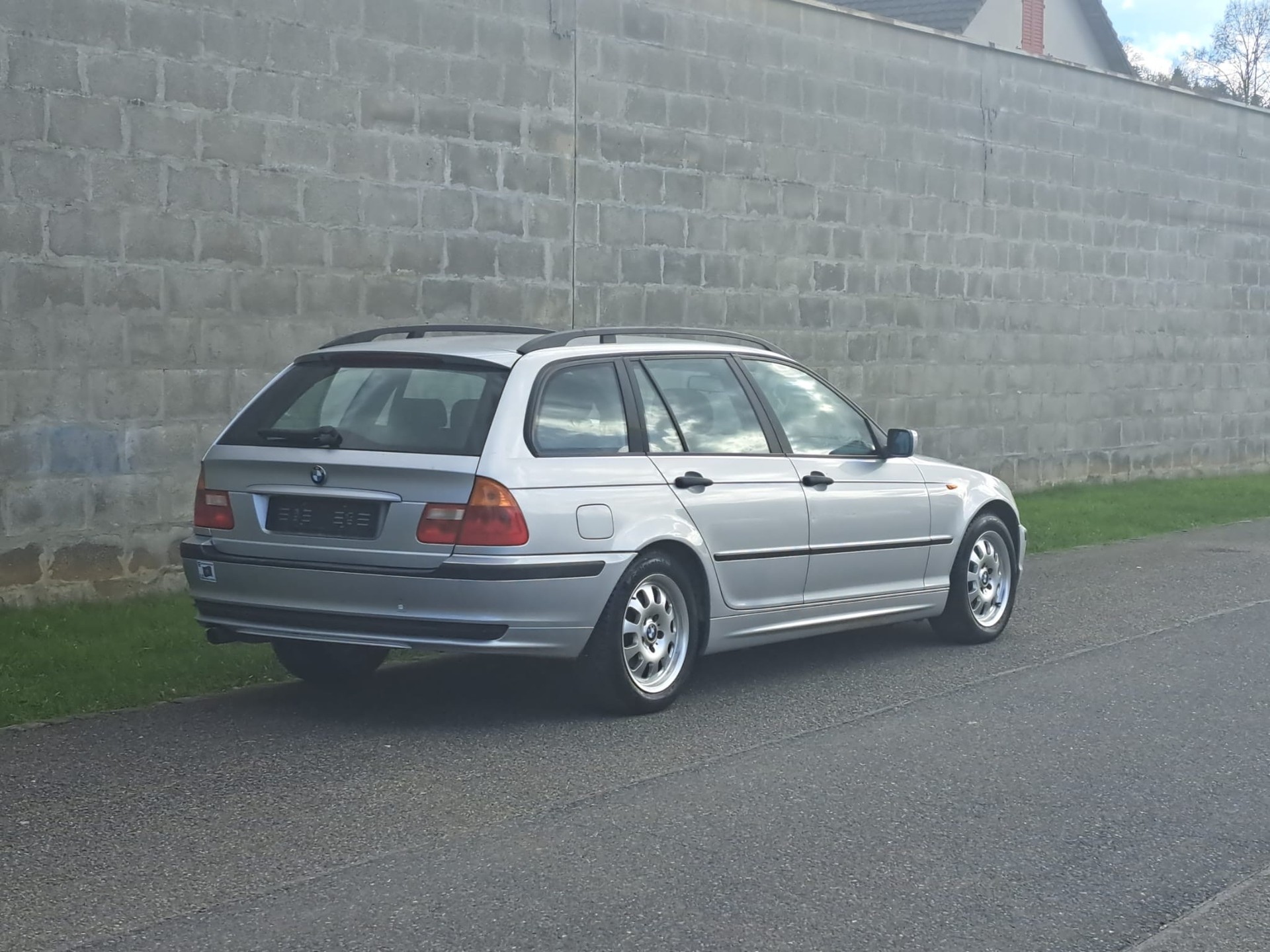 BMW 318-image-3