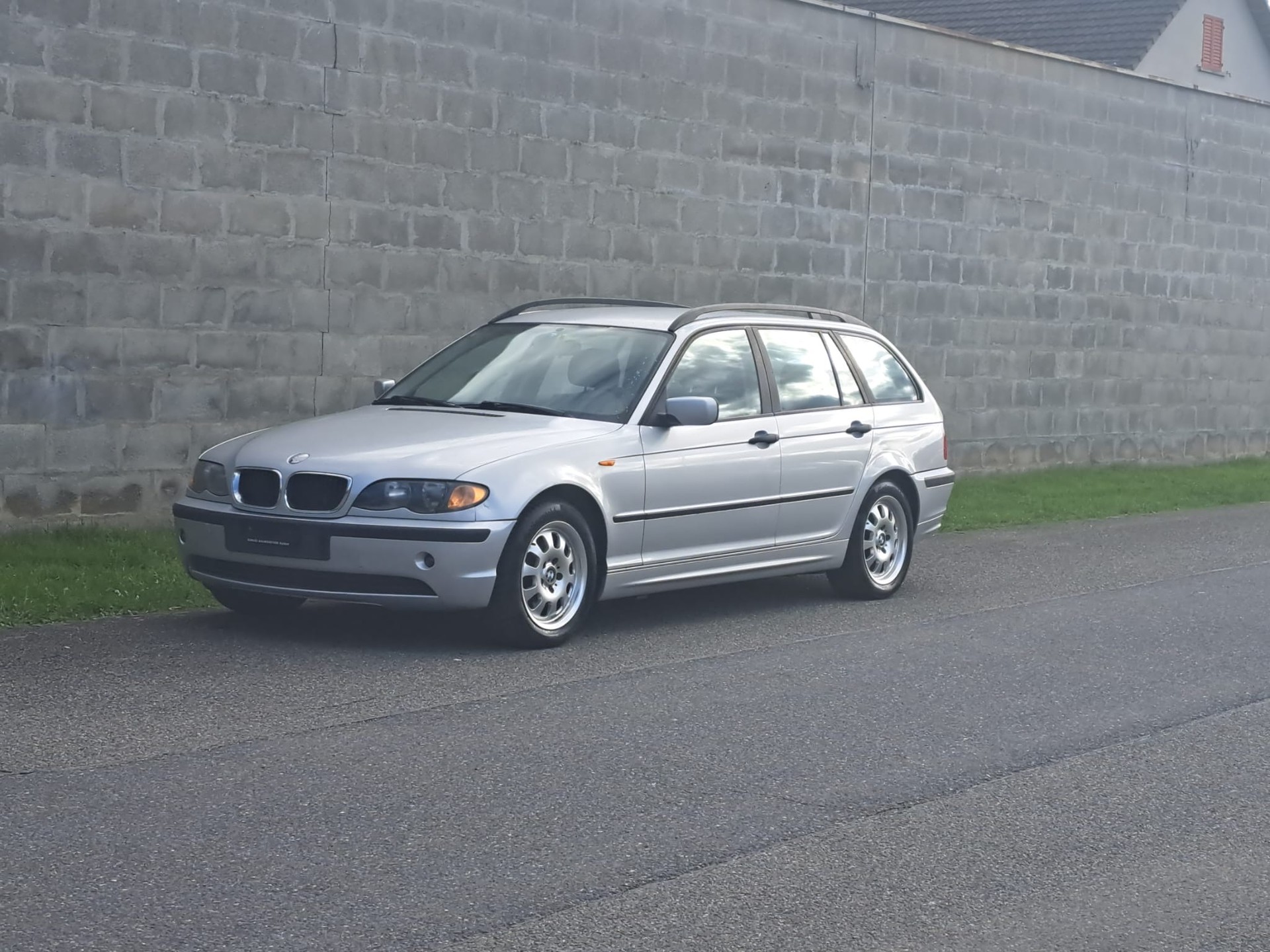 BMW 318-image-1