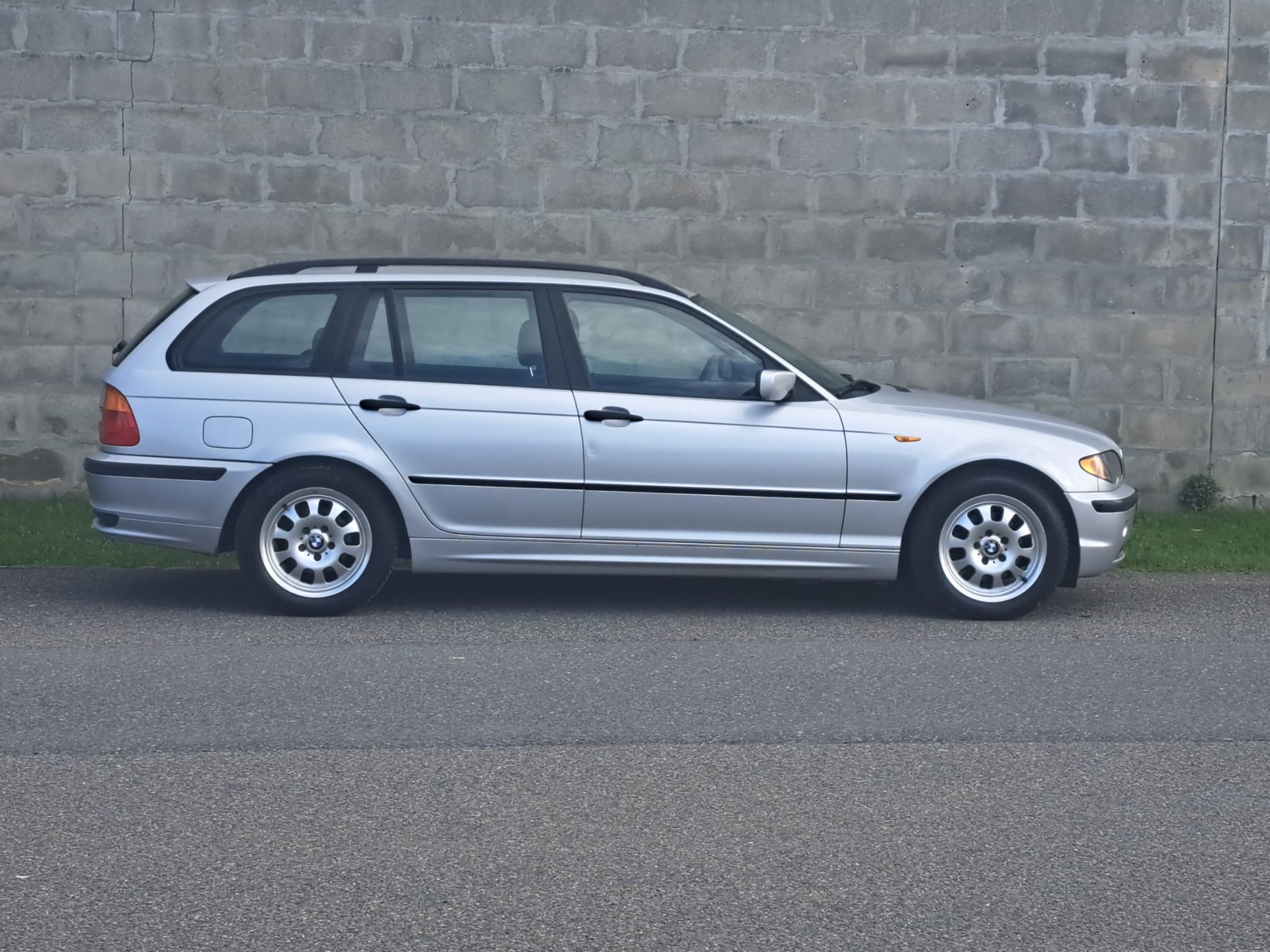 BMW 318-image-11