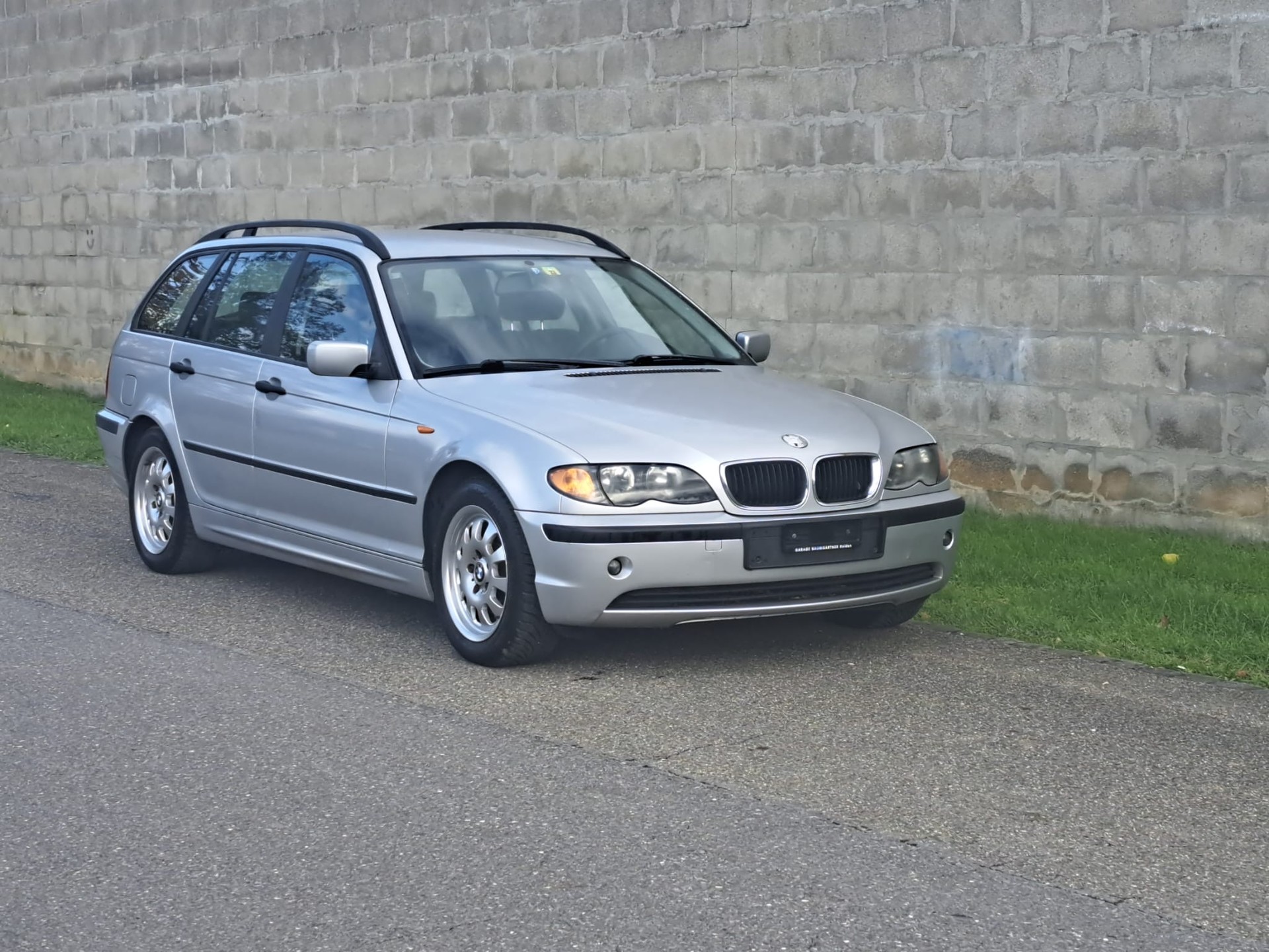 BMW 318-image-10