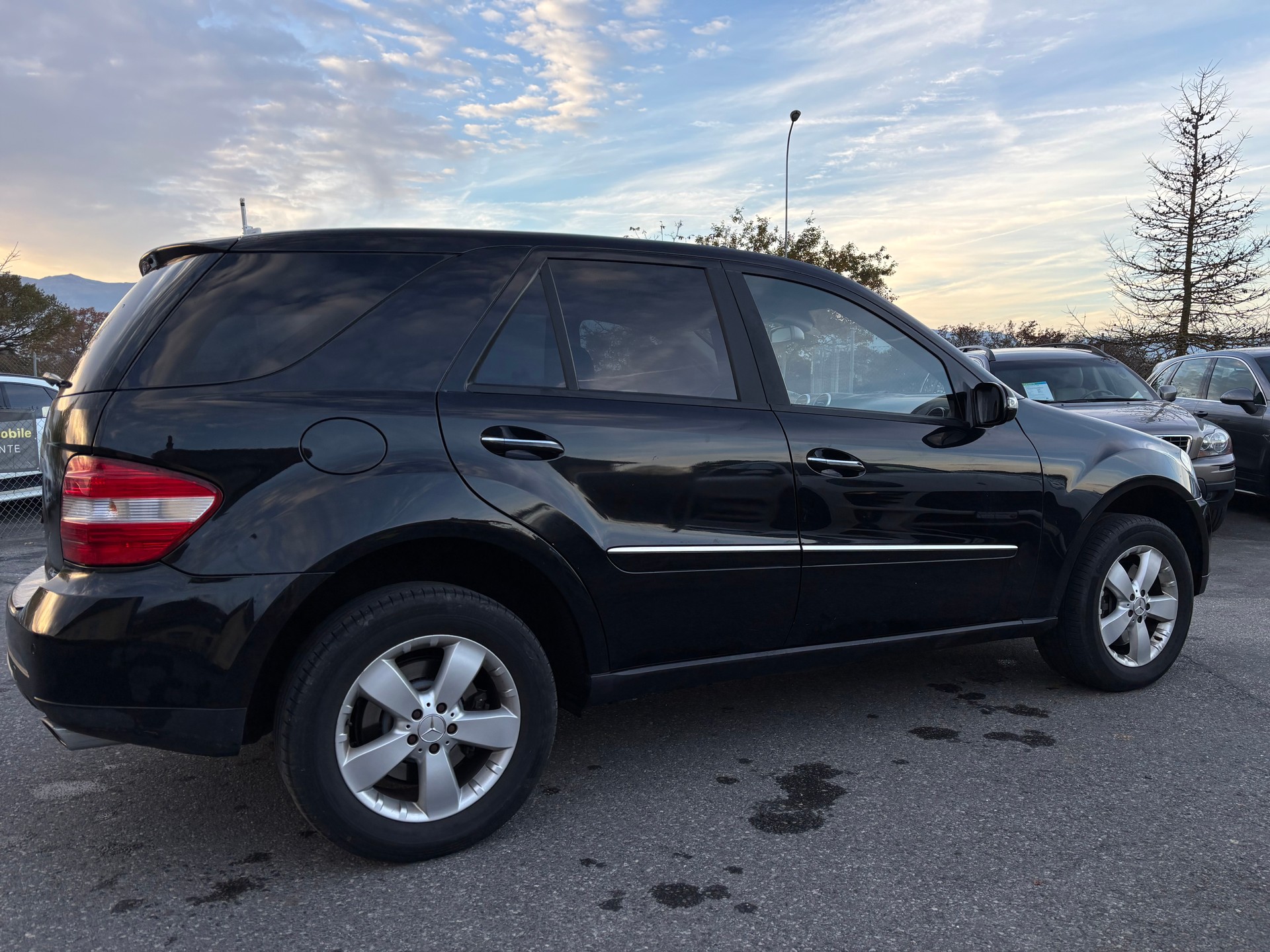 MERCEDES-BENZ ML 500 4Matic 7G-Tronic-showroom-element-3