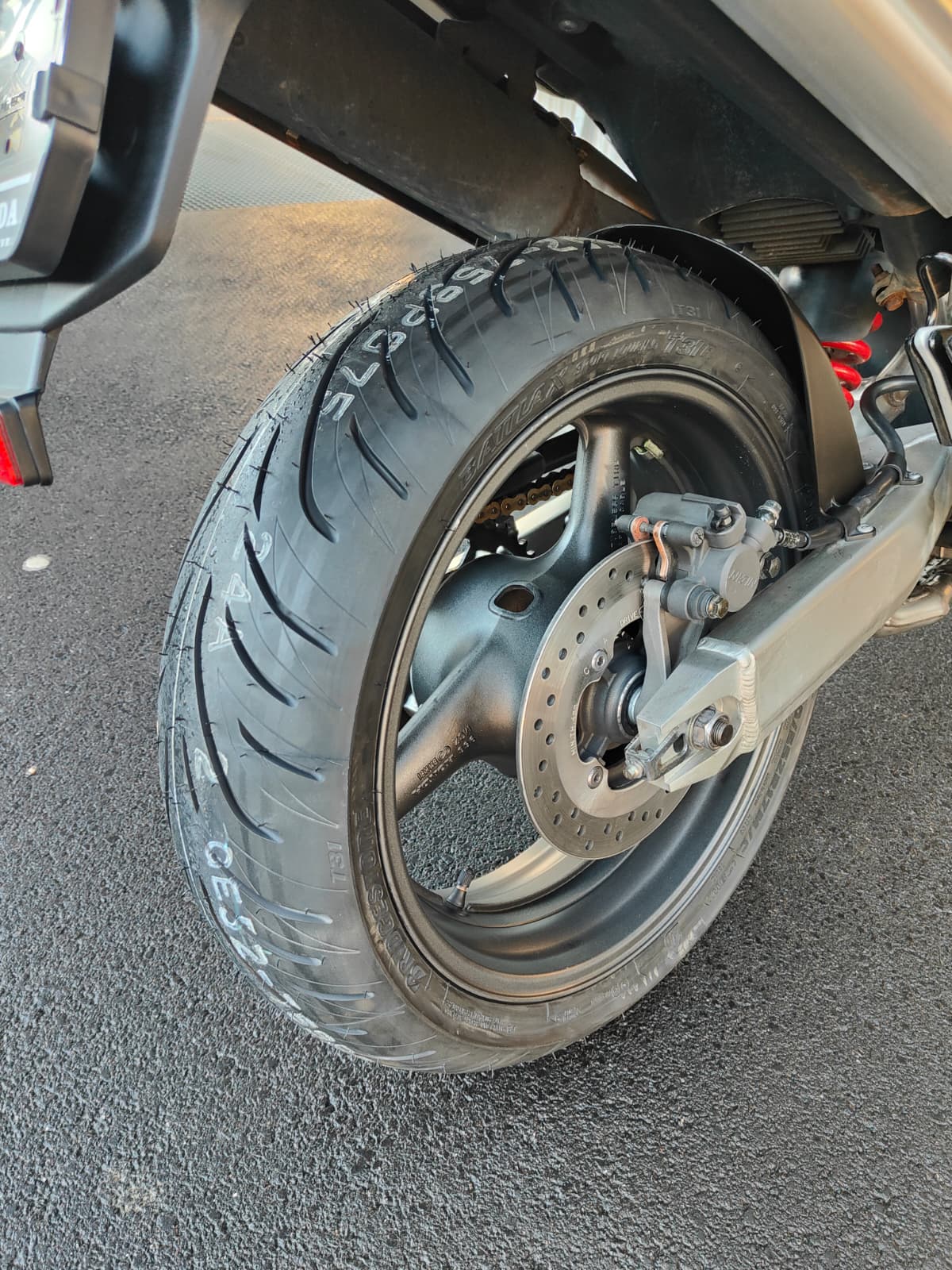 HONDA CB 900 F Hornet-image-5