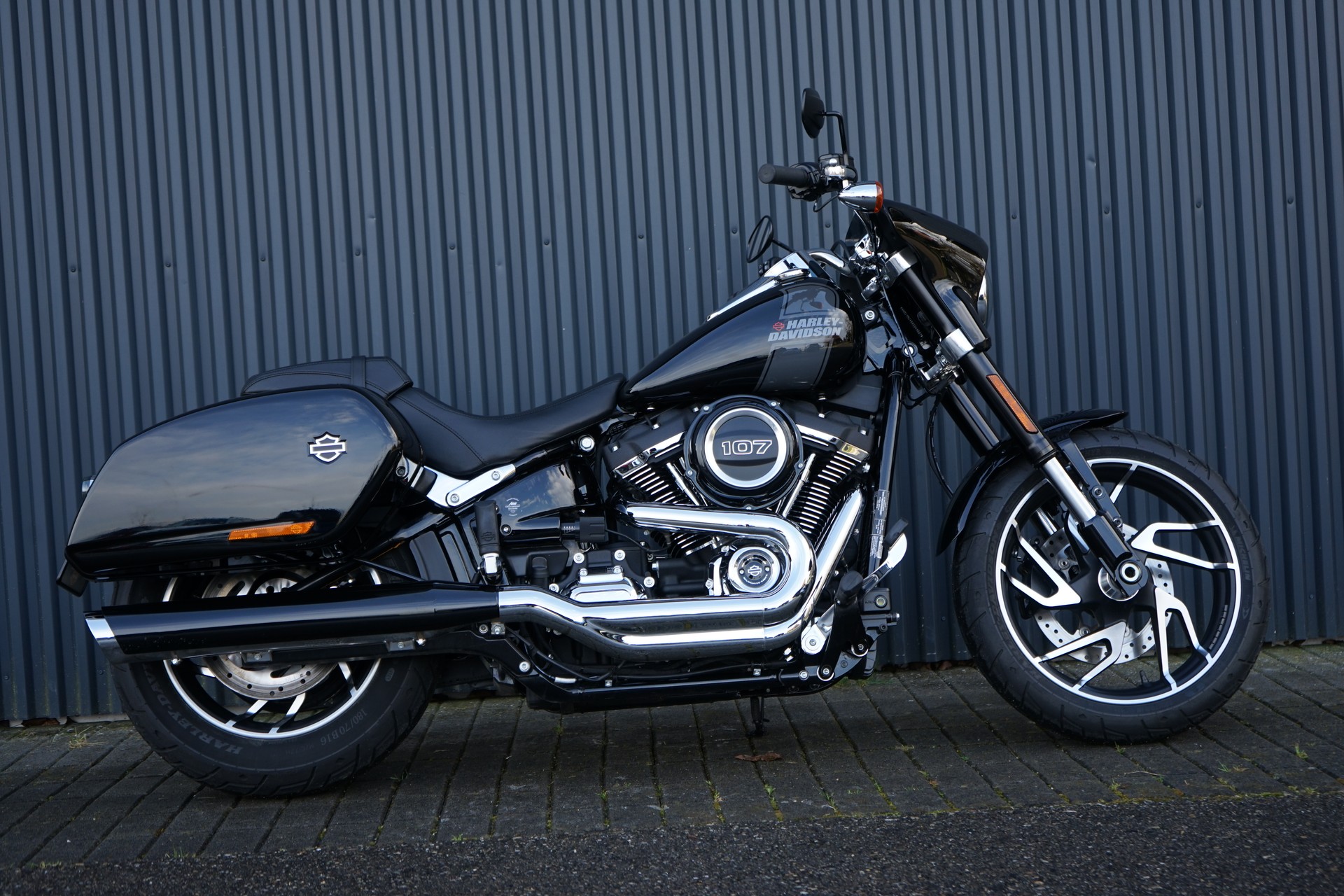 HARLEY-DAVIDSON FLSB Sport Glide 107 35kW