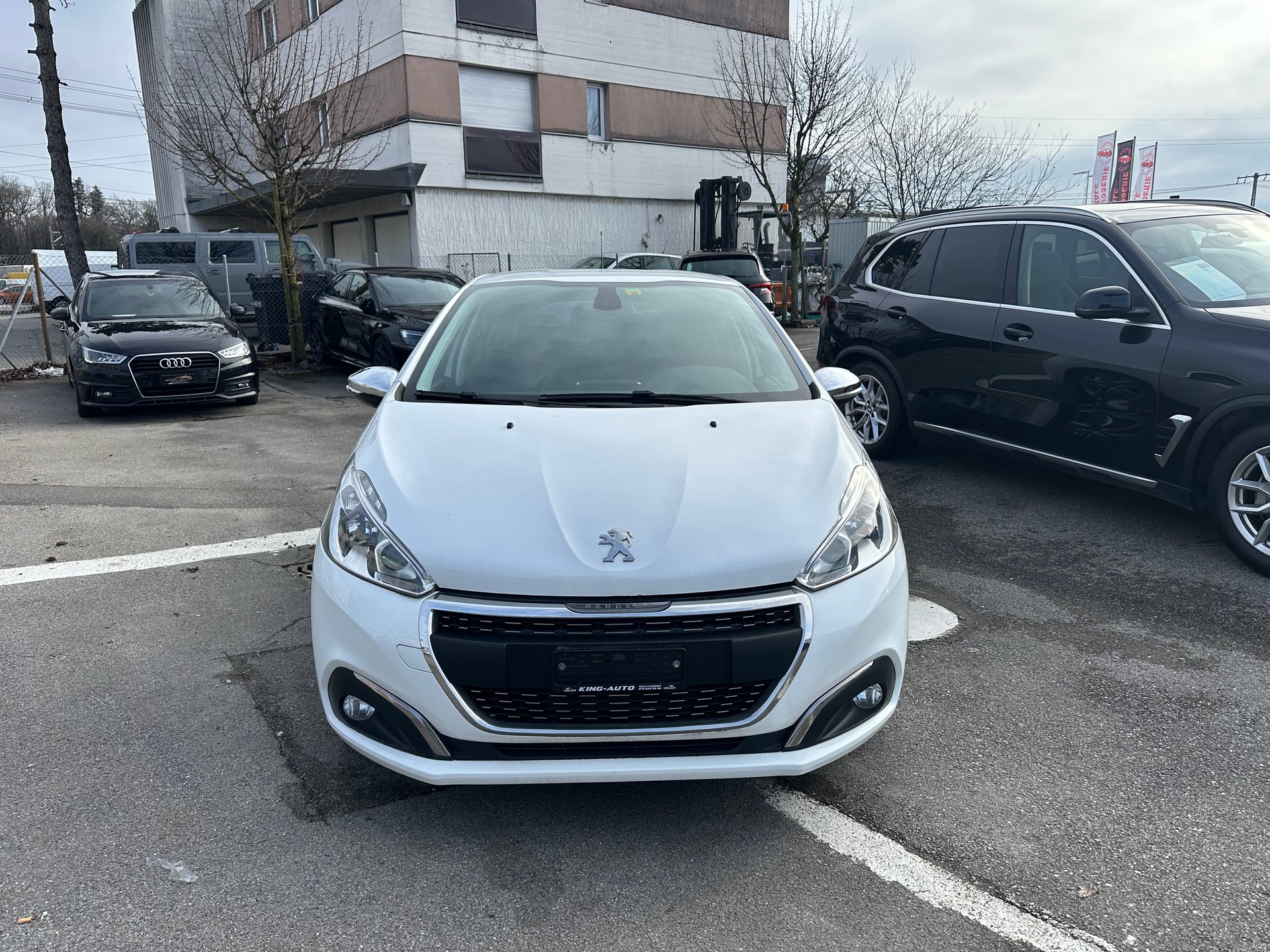 PEUGEOT 208 1.2 PureTech Signature