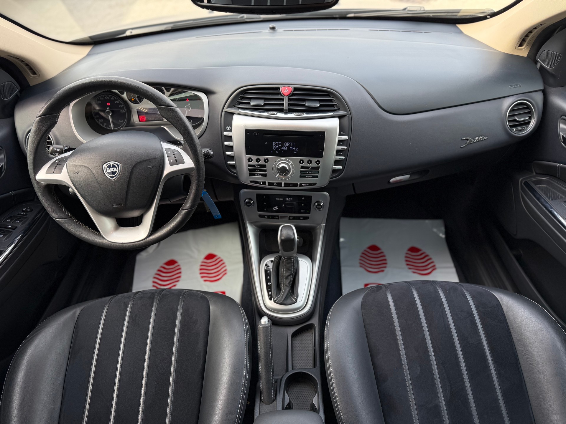 LANCIA Delta 1.8 Turbo-Jet Oro Sportronic-image-9
