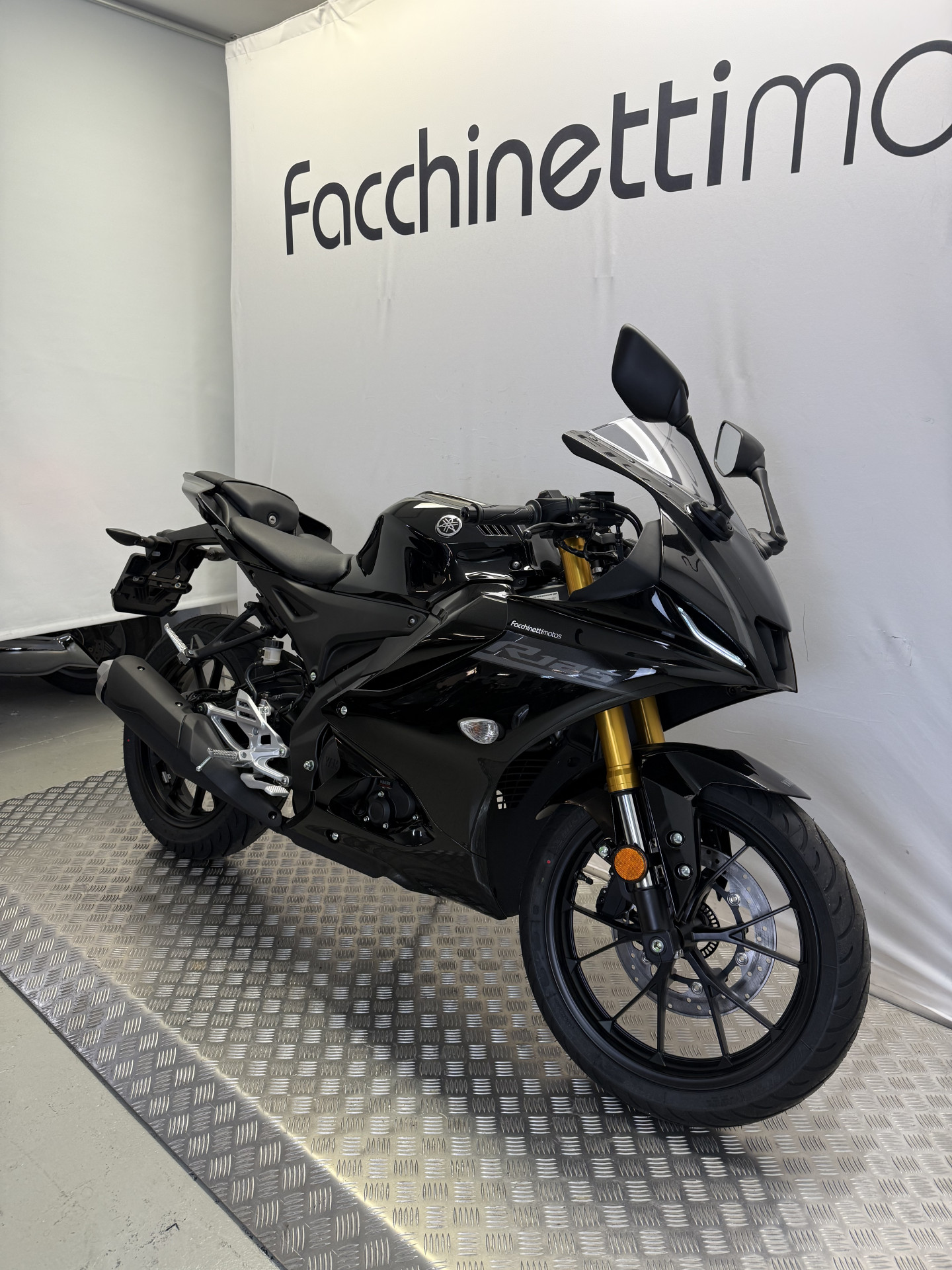 YAMAHA R125-image-3