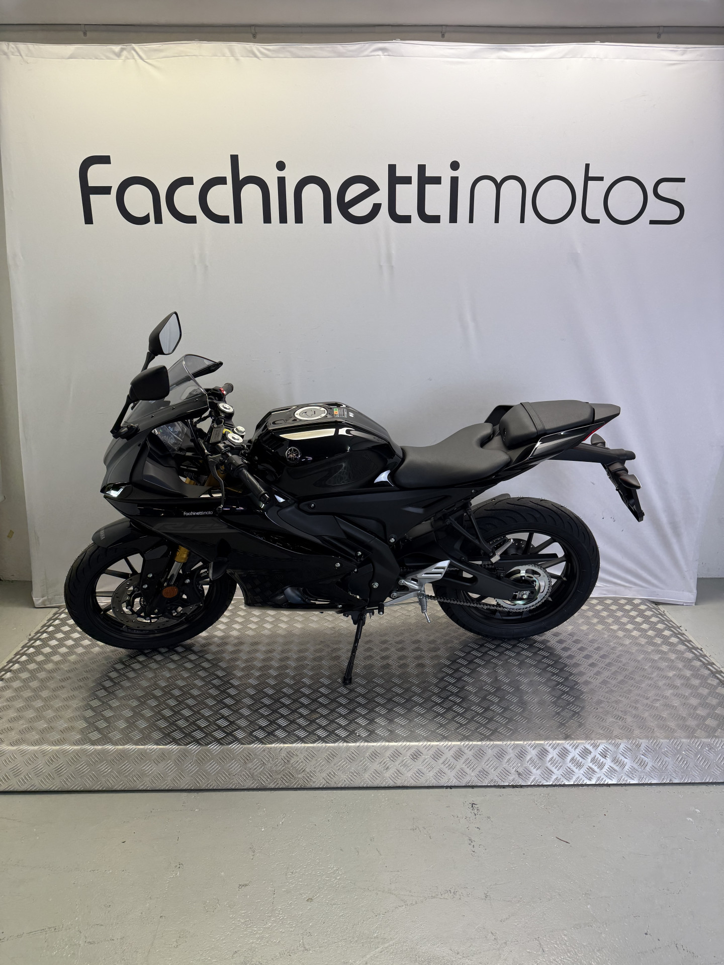 YAMAHA R125-image-2