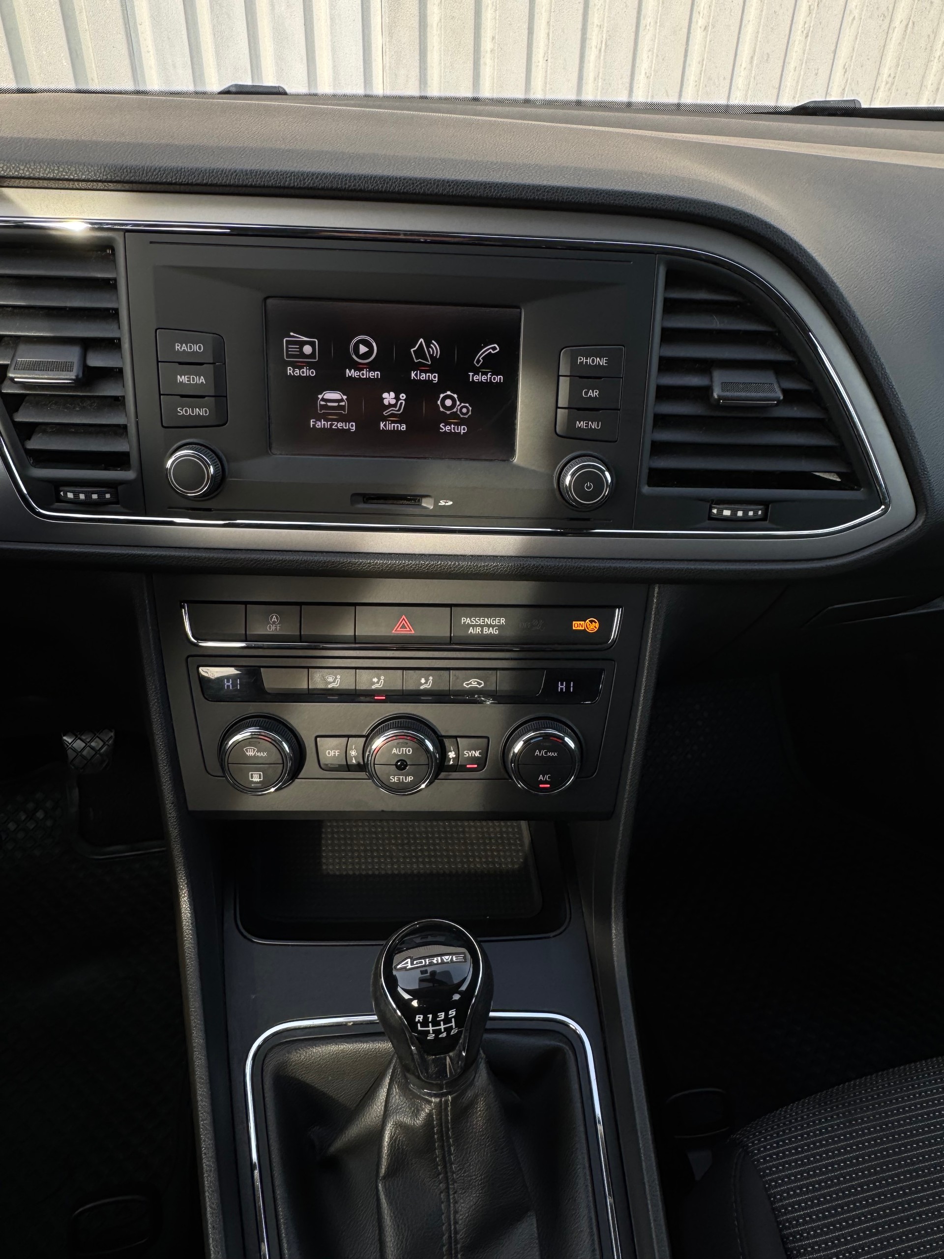 SEAT Leon ST 1.6 TDI CR Style 4Drive-image-14