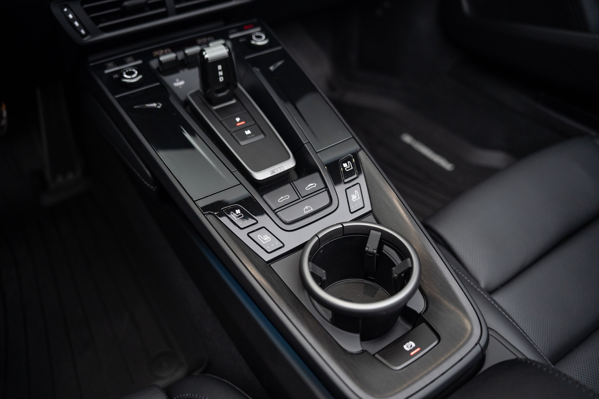 PORSCHE 911 Carrera 4 Cabriolet GTS PDK-image-8
