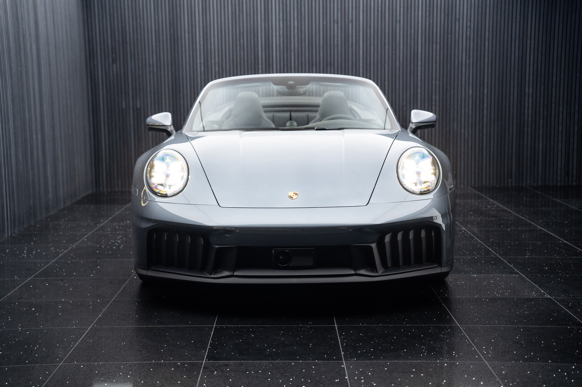 PORSCHE 911 Carrera 4 Cabriolet GTS PDK-showroom-element-1