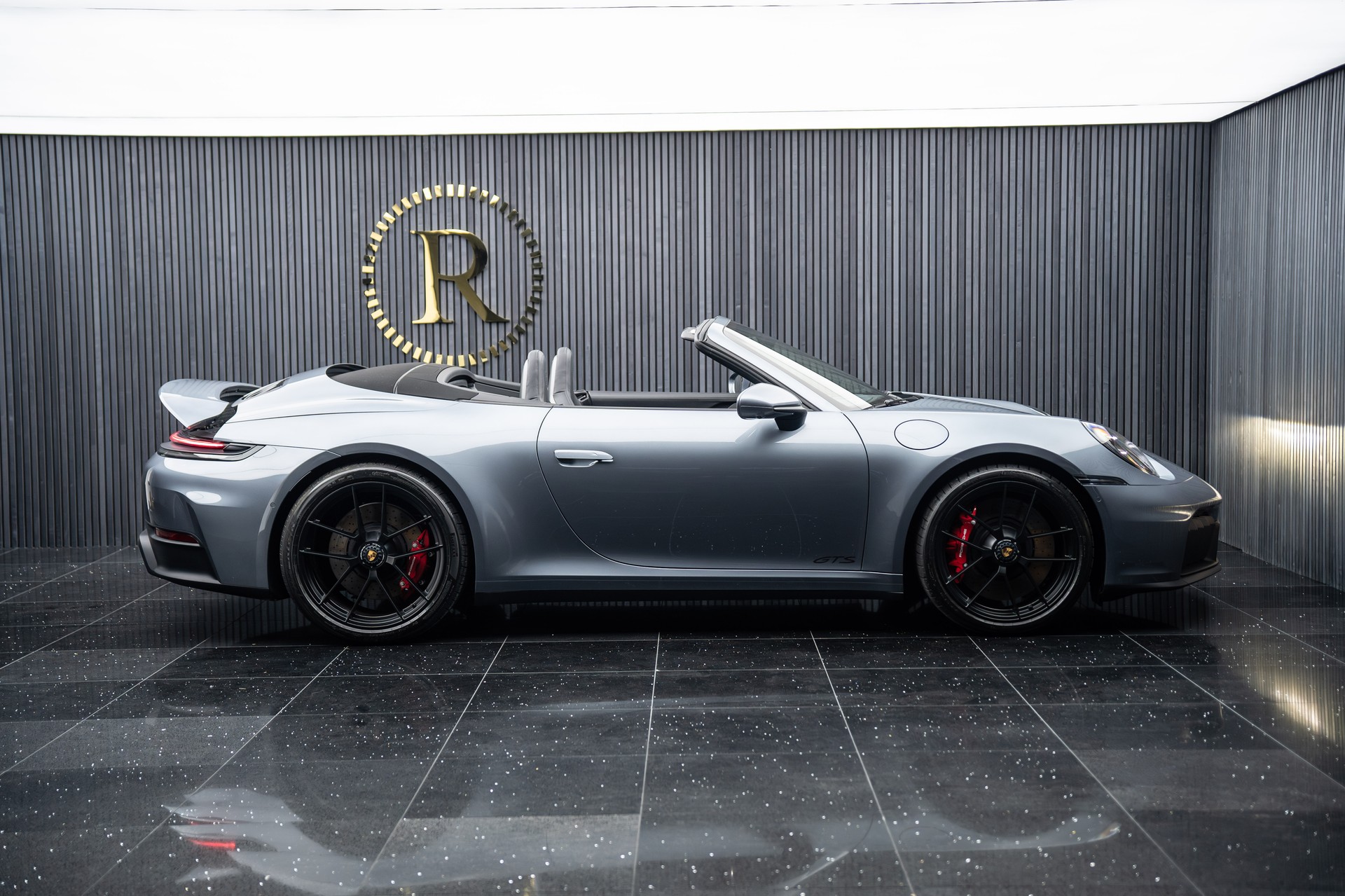 PORSCHE 911 Carrera 4 Cabriolet GTS PDK-showroom-element-2