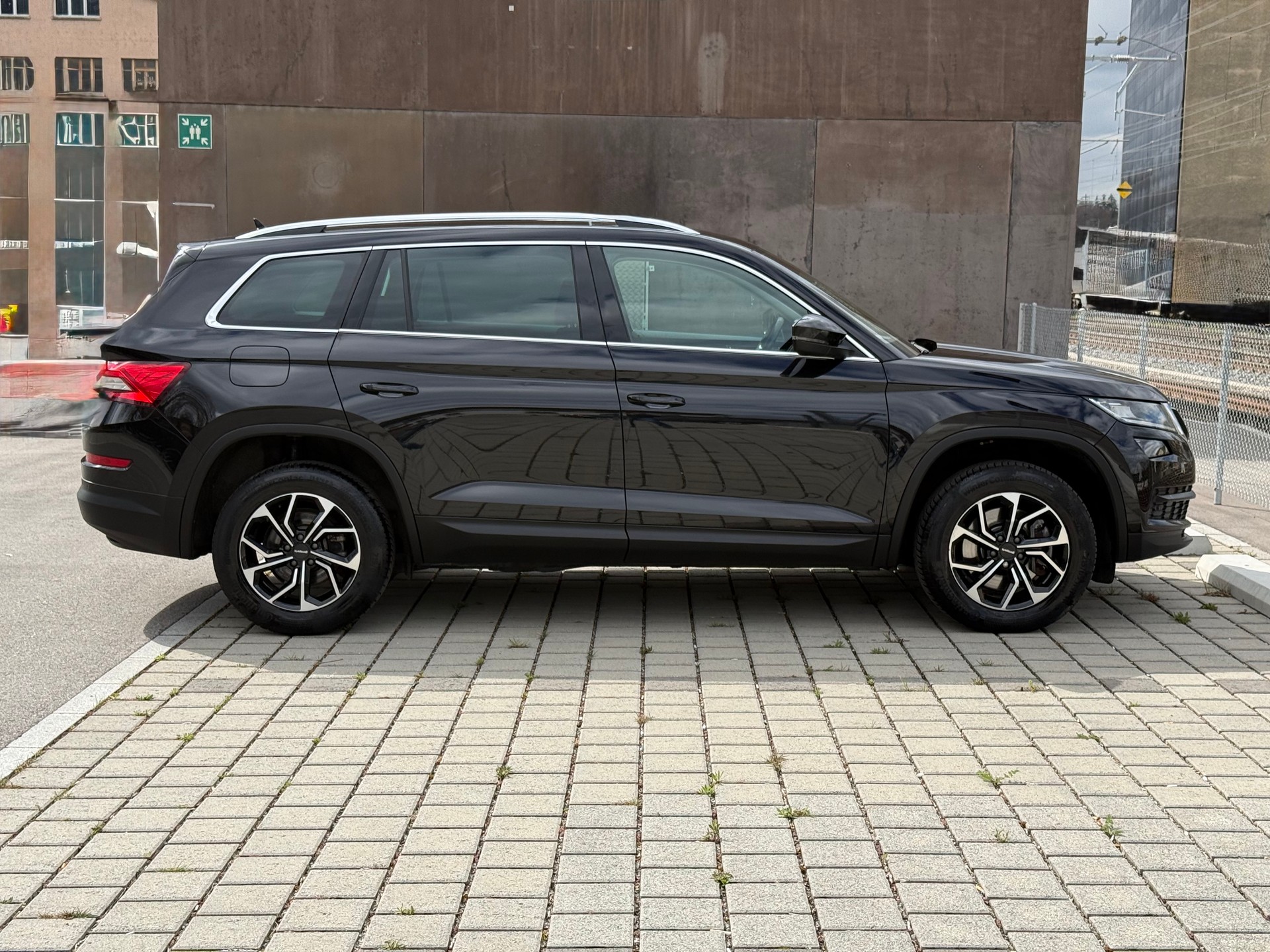SKODA Kodiaq 2.0 TDI CR Ambition 4x4 DSG-image-4